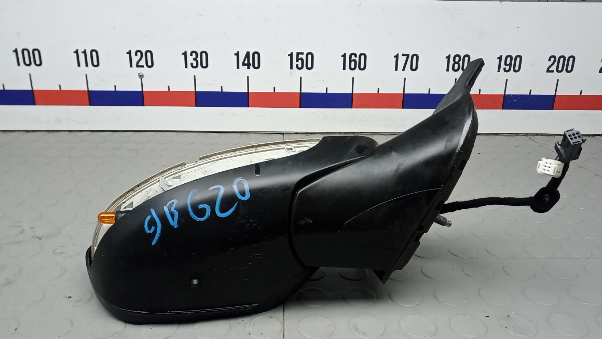 Зеркало правое электрическое