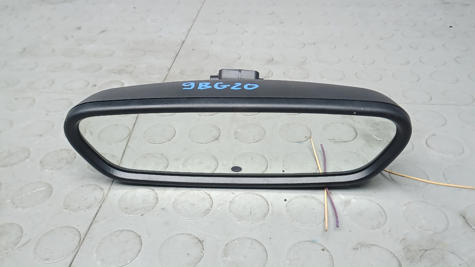 Зеркало заднего вида