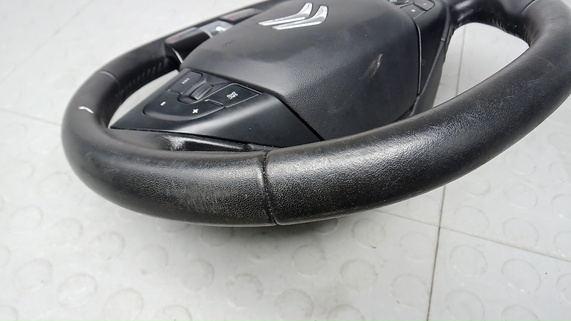 Рулевое колесо (руль)