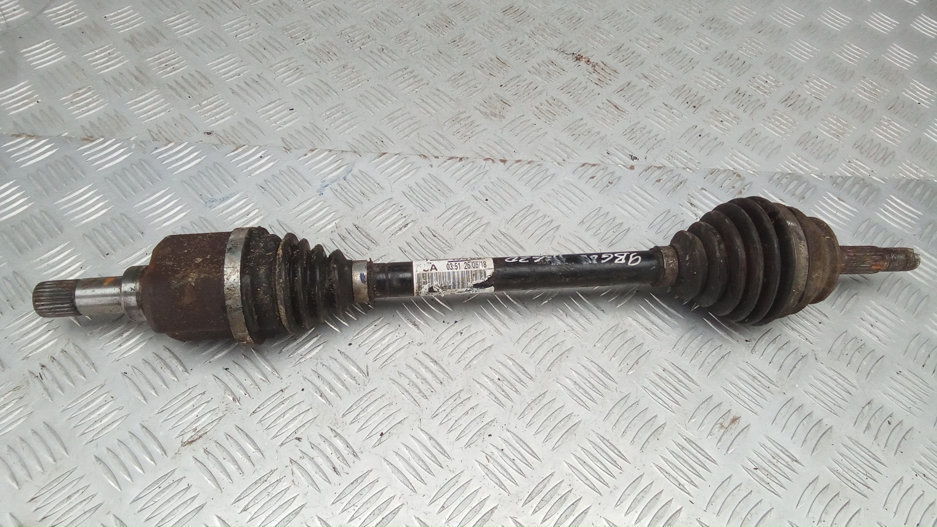 Полуось передняя левая