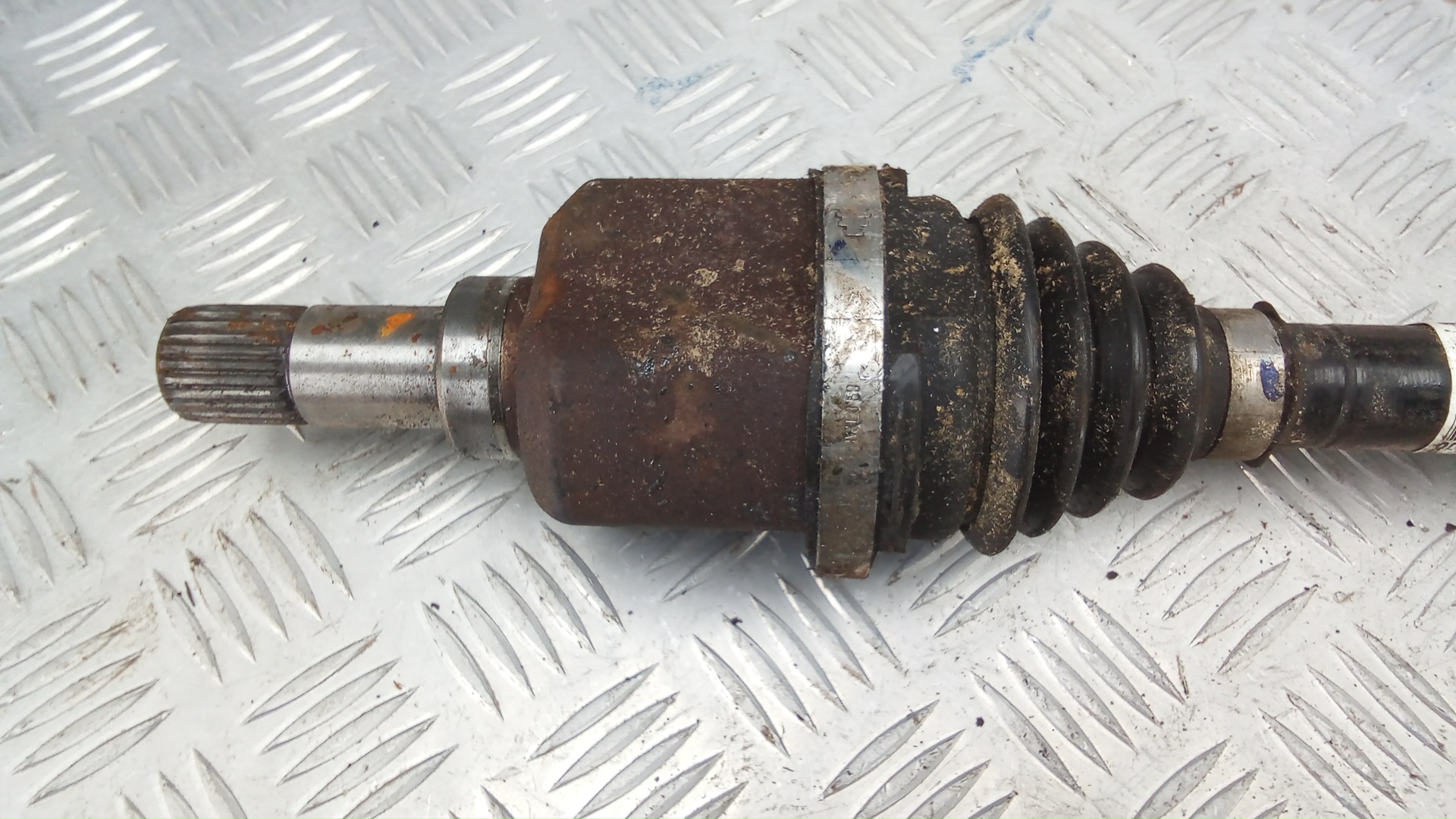 Полуось передняя левая