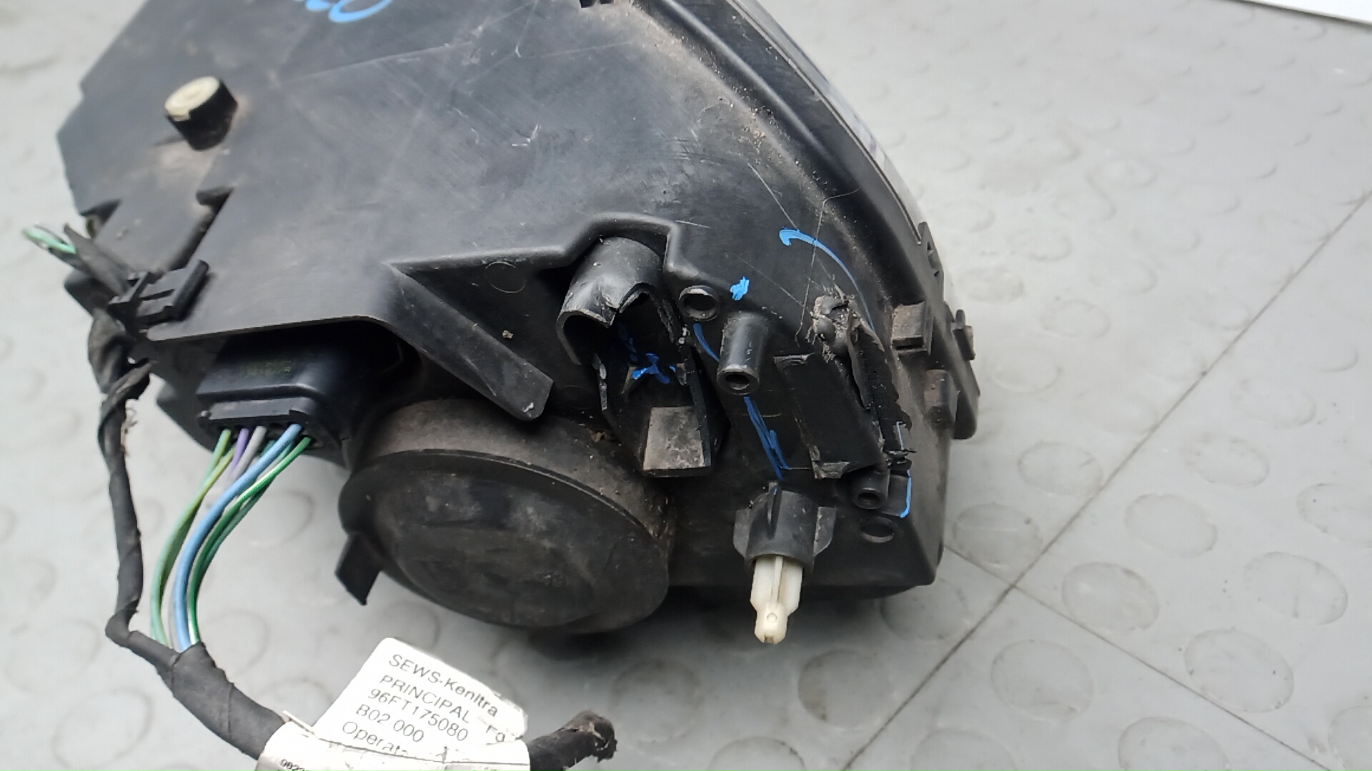 Фара правая