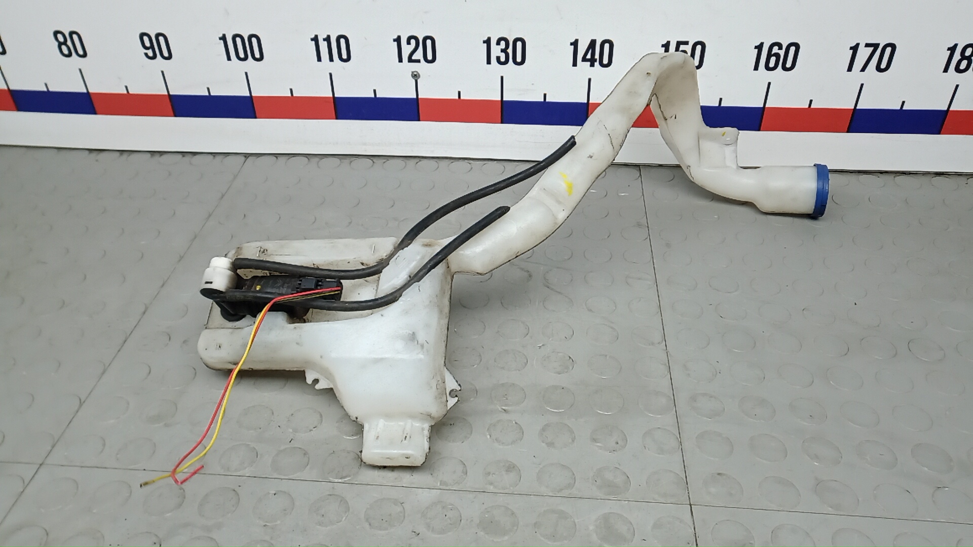 Бачок омывателя лобового стекла