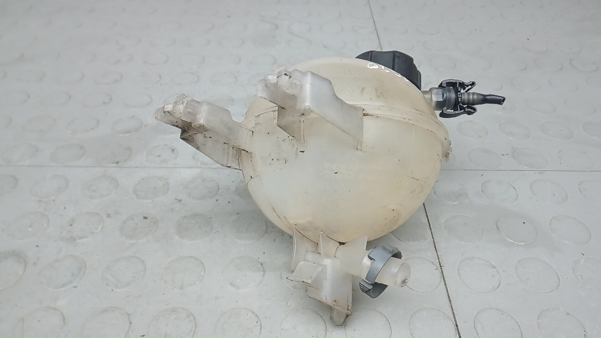 Бачок расширительный