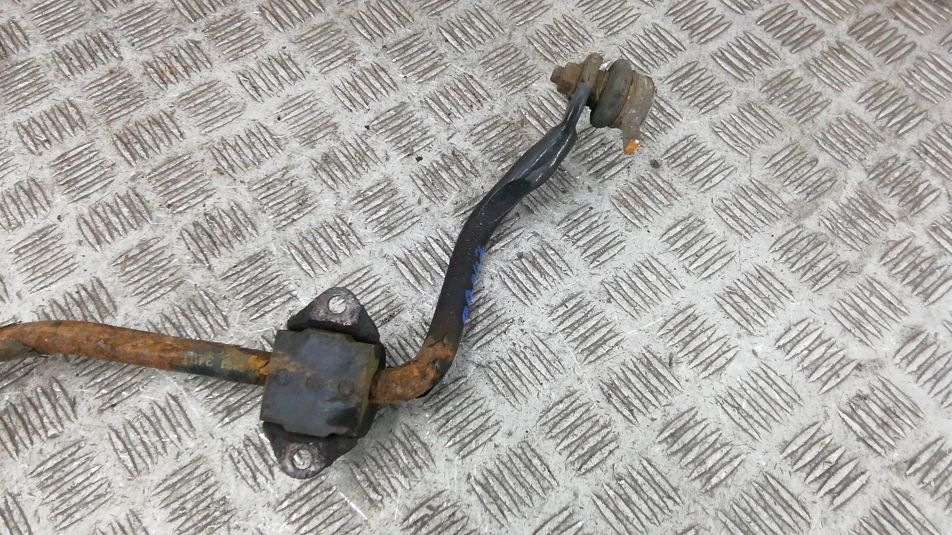 Стабилизатор задний