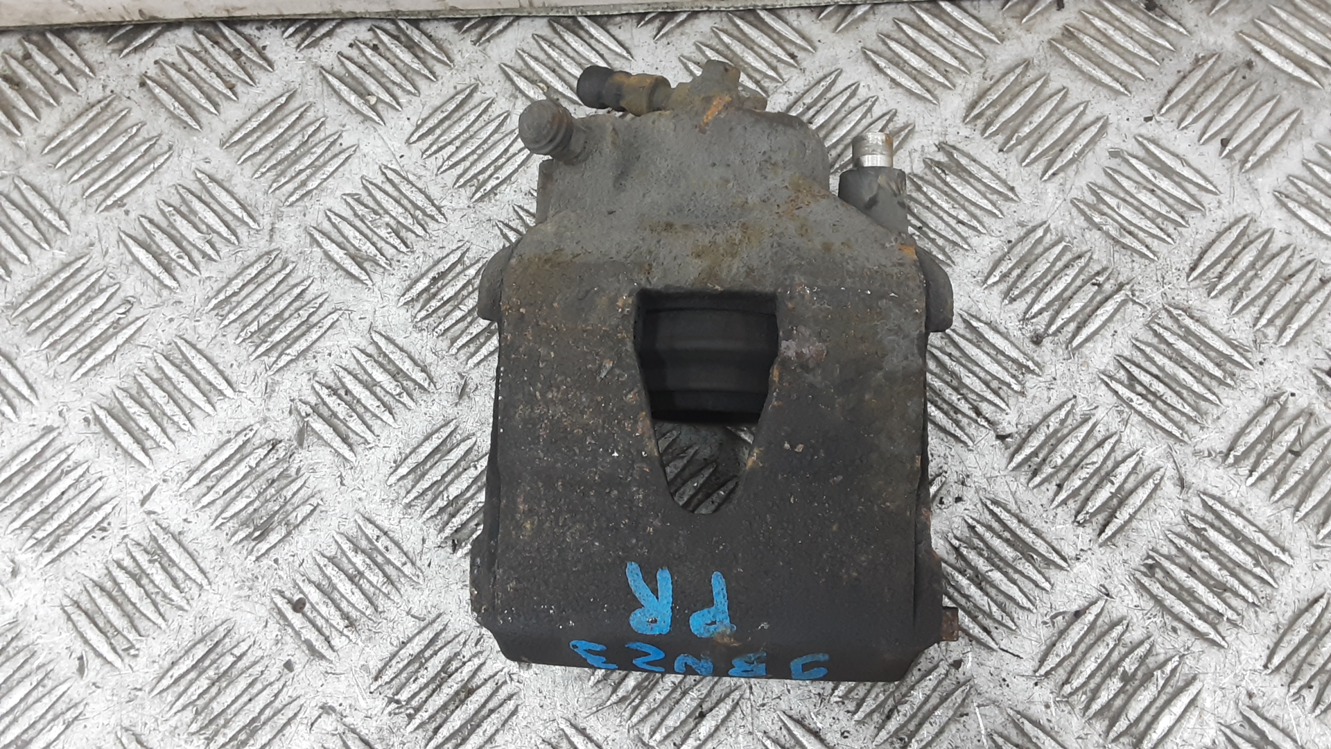 Суппорт передний правый