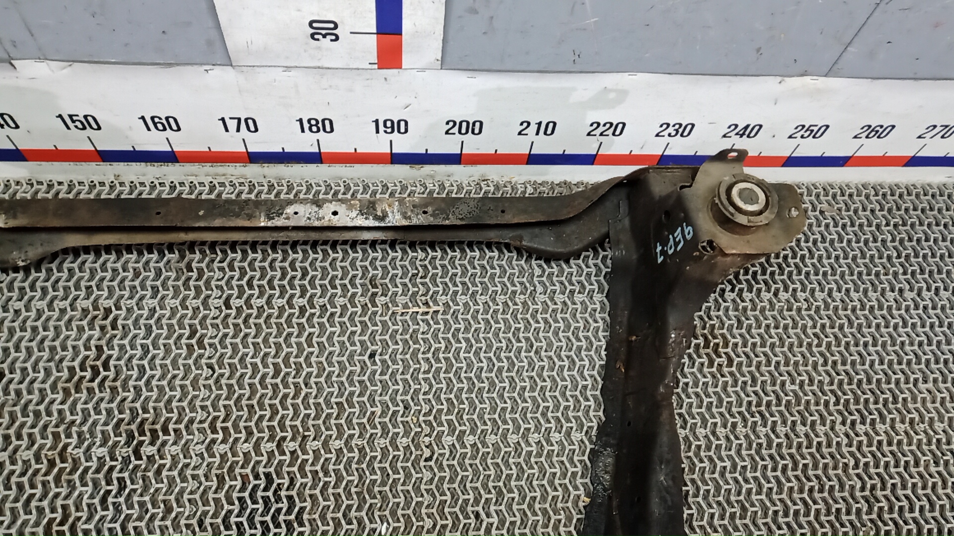 Балка передняя (крепление продольных тяг)