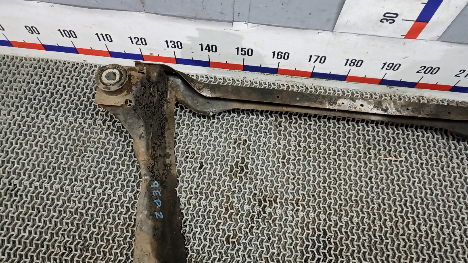 Балка передняя (крепление продольных тяг)