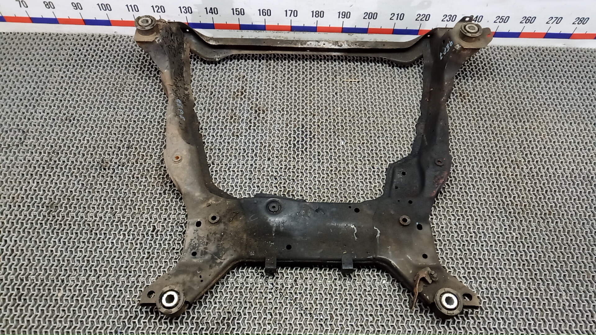 Балка передняя (крепление продольных тяг)