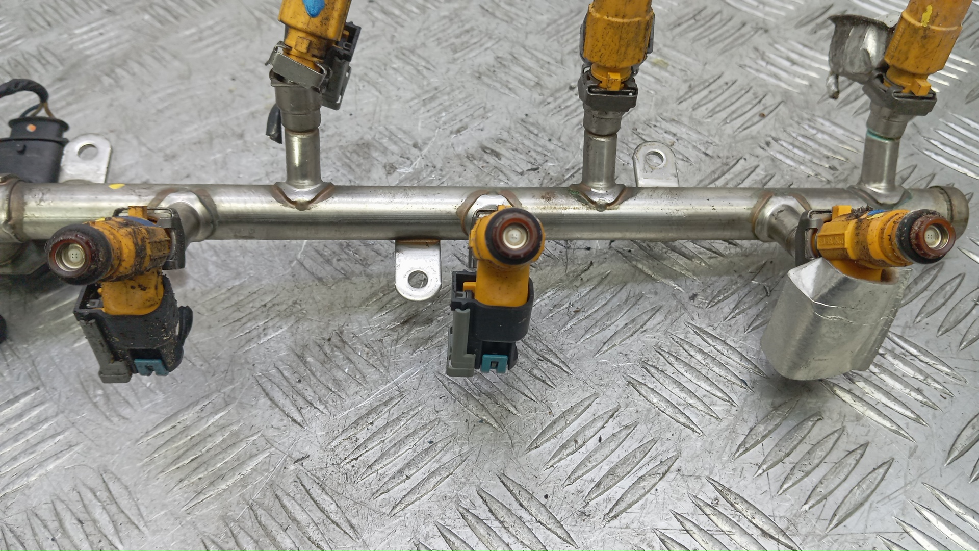 Рейка топливная (рампа)