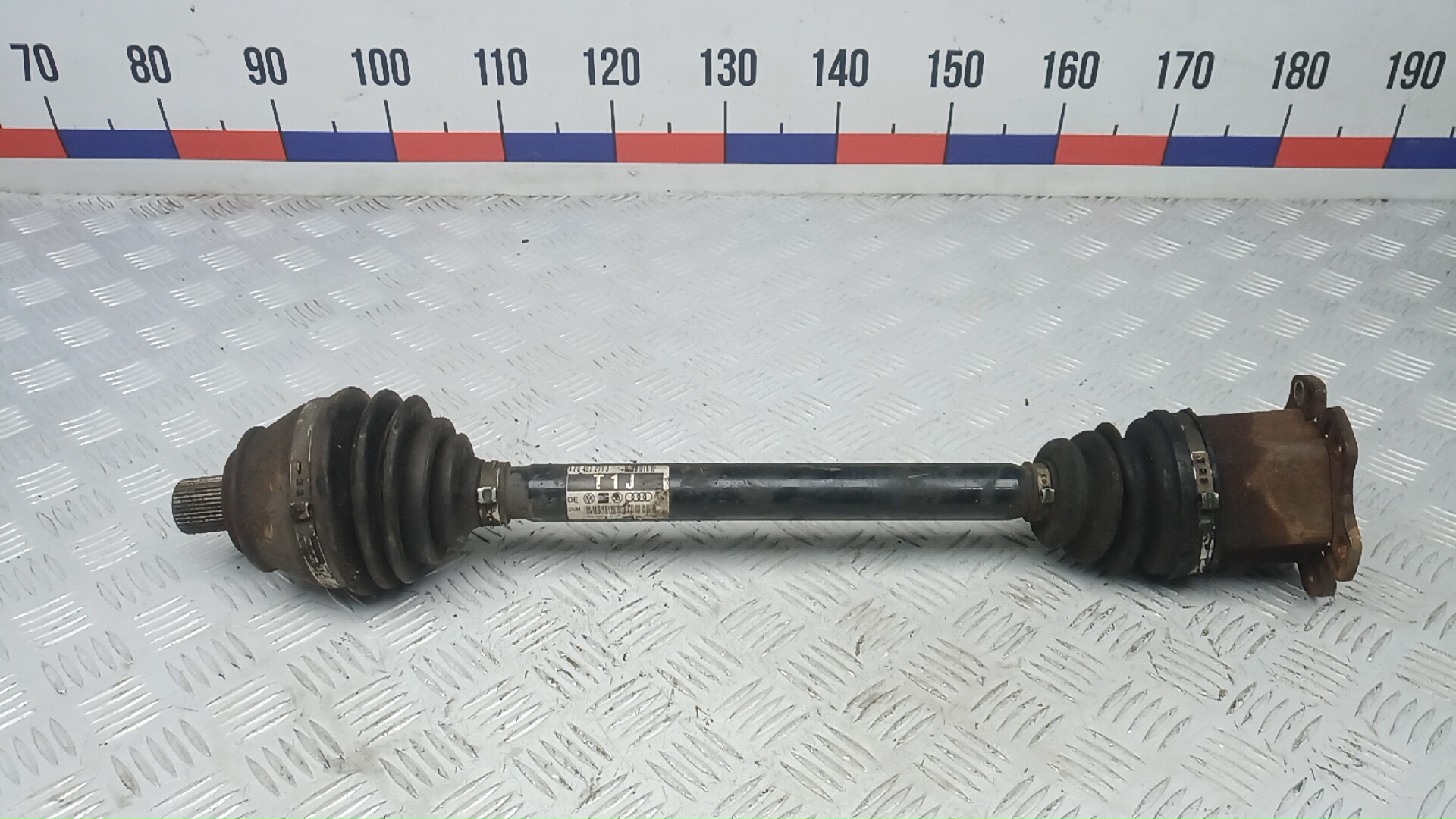 Полуось передняя левая