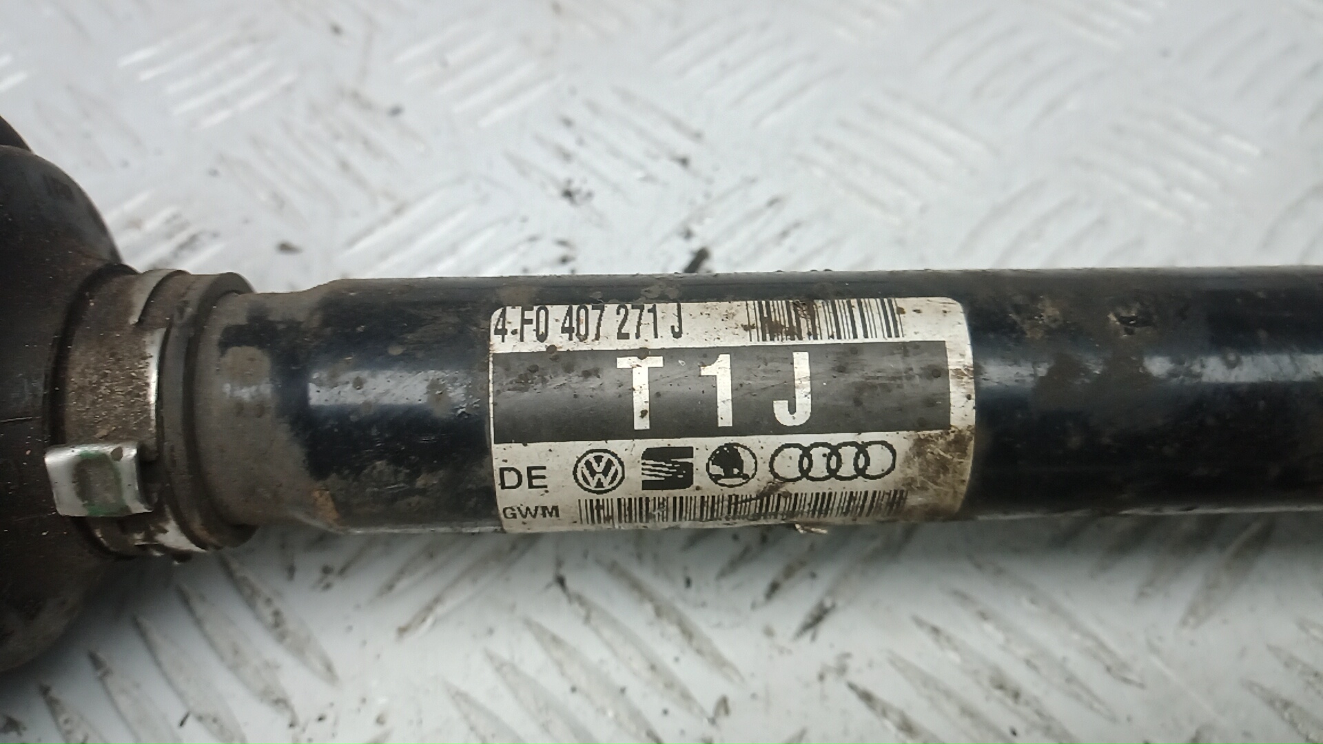 Полуось передняя левая