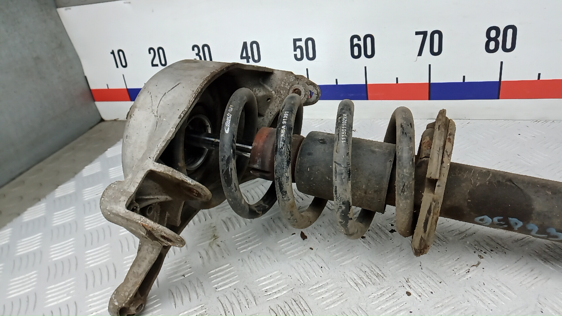 Амортизатор передний левый