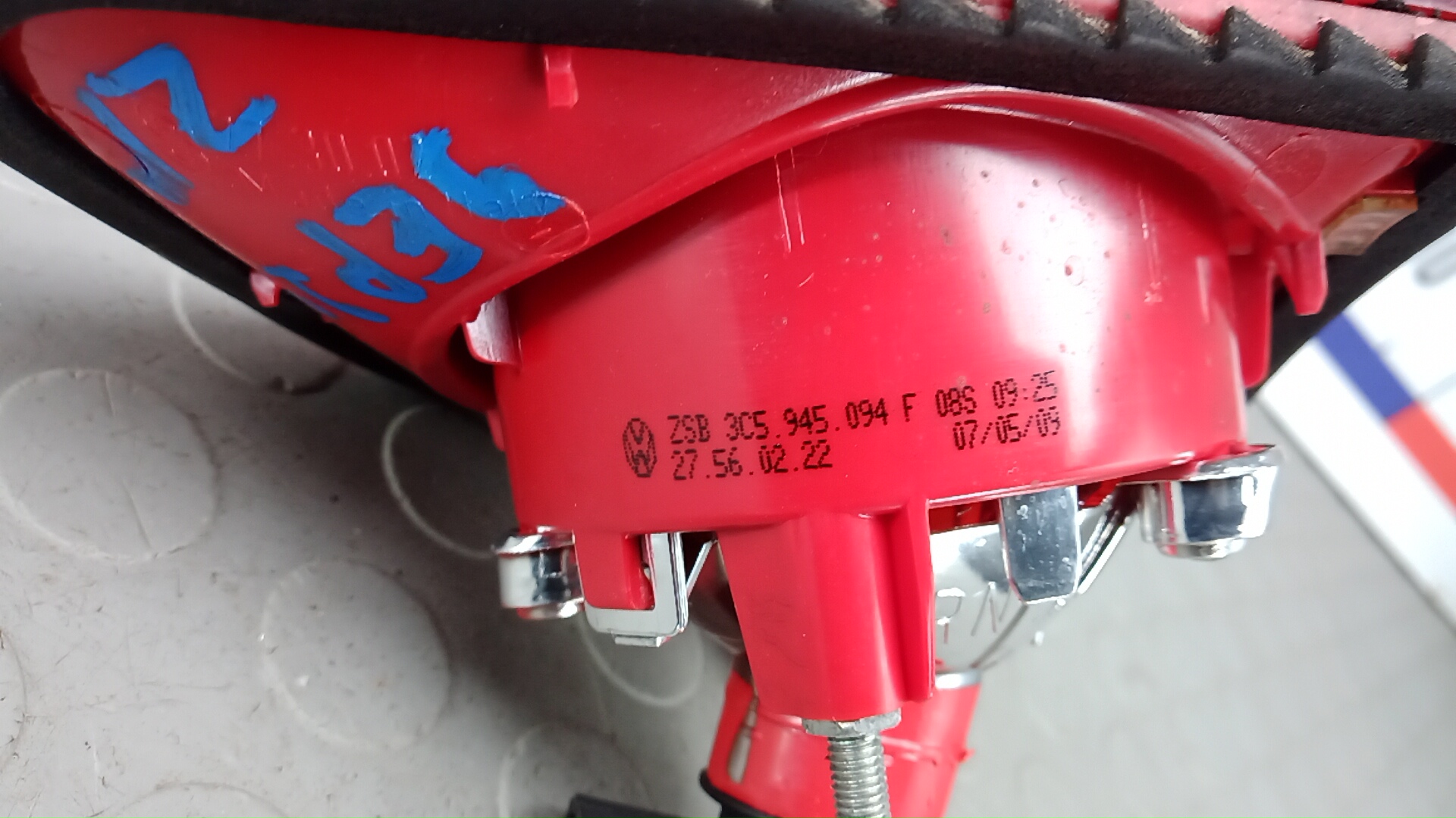 Фонарь задний внутренний правый