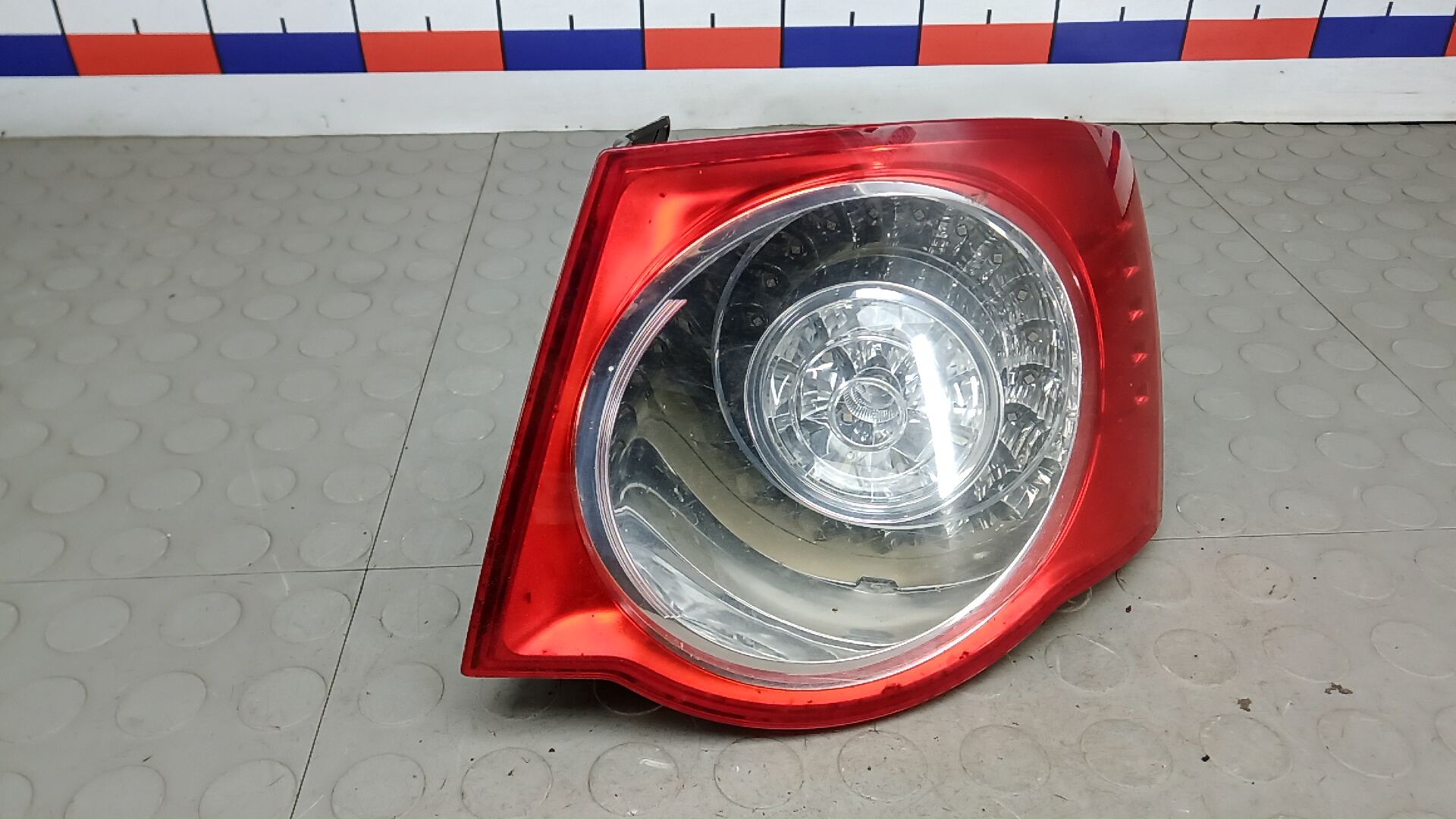 Фонарь задний правый