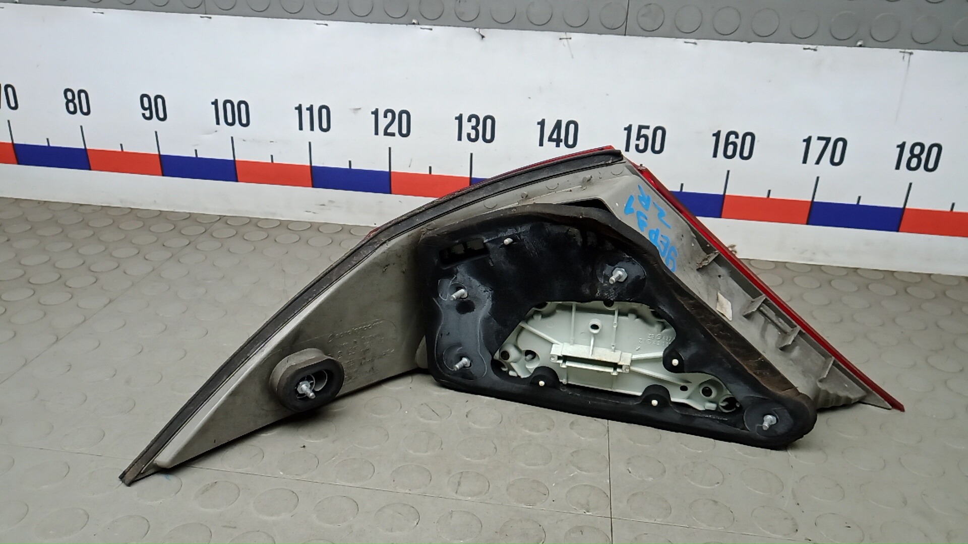 Фонарь задний правый