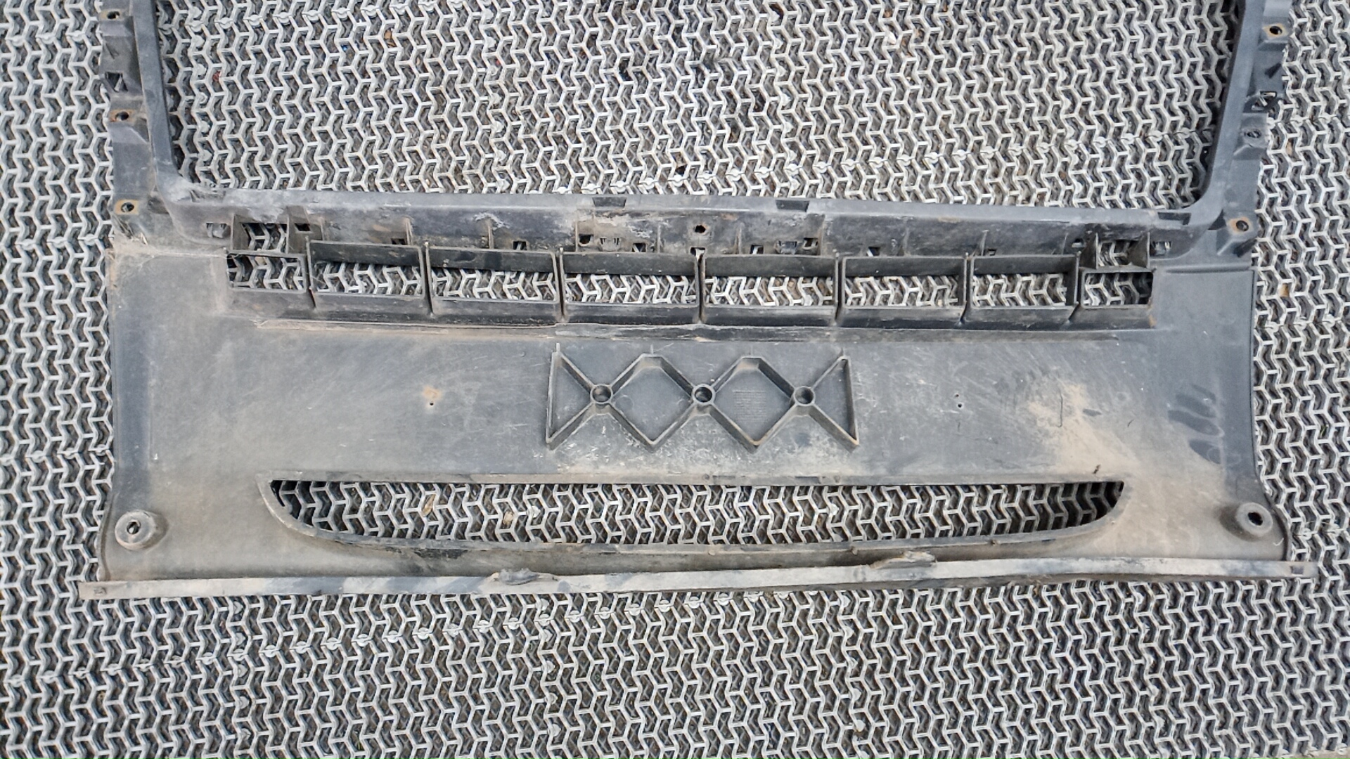 Бампер передний