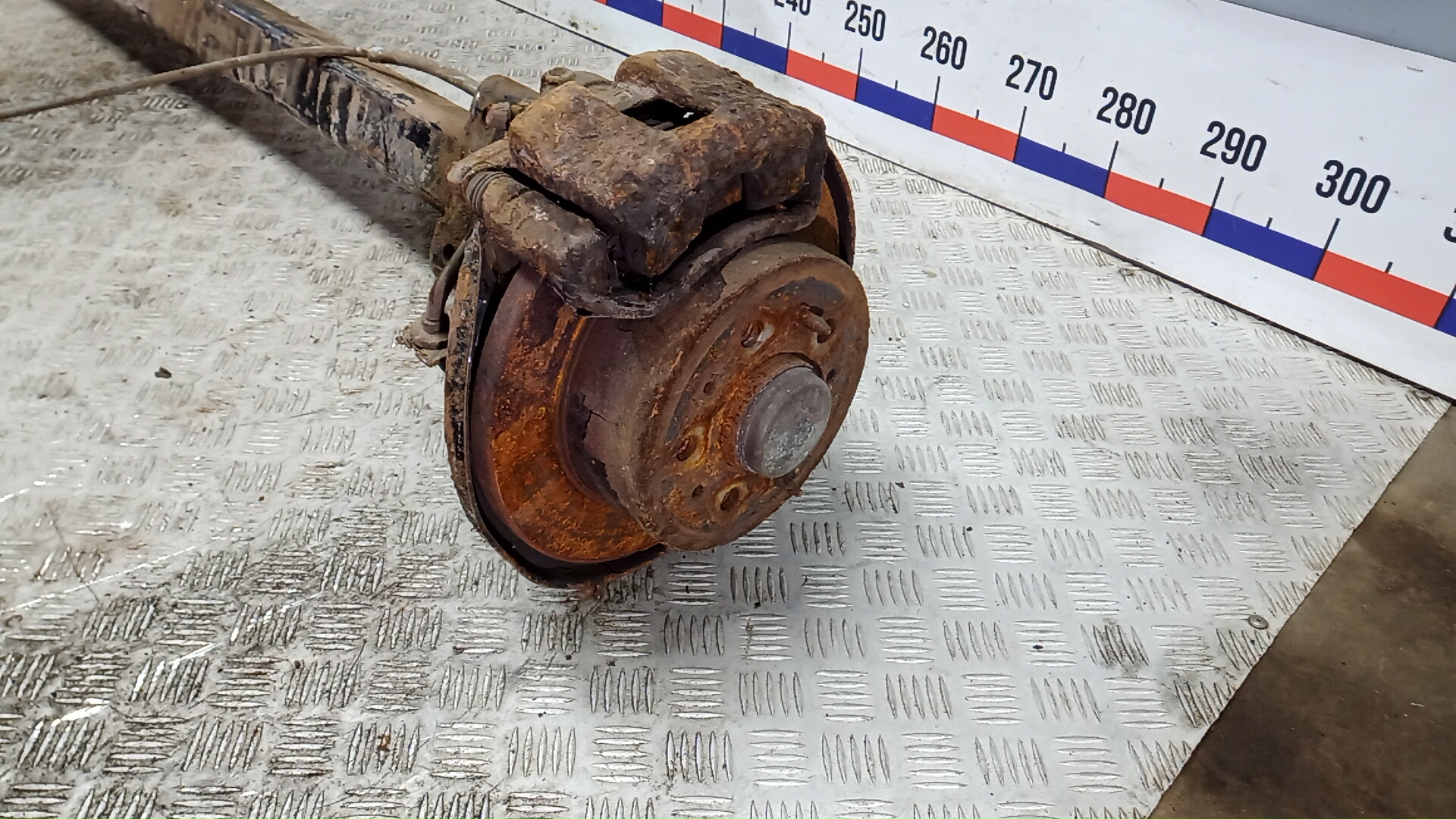 Балка задняя