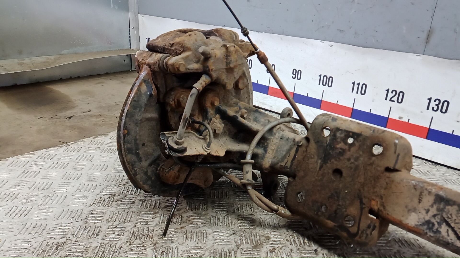 Балка задняя