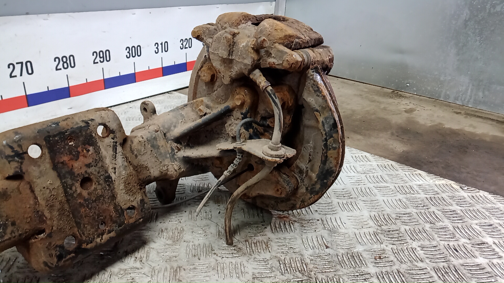 Балка задняя