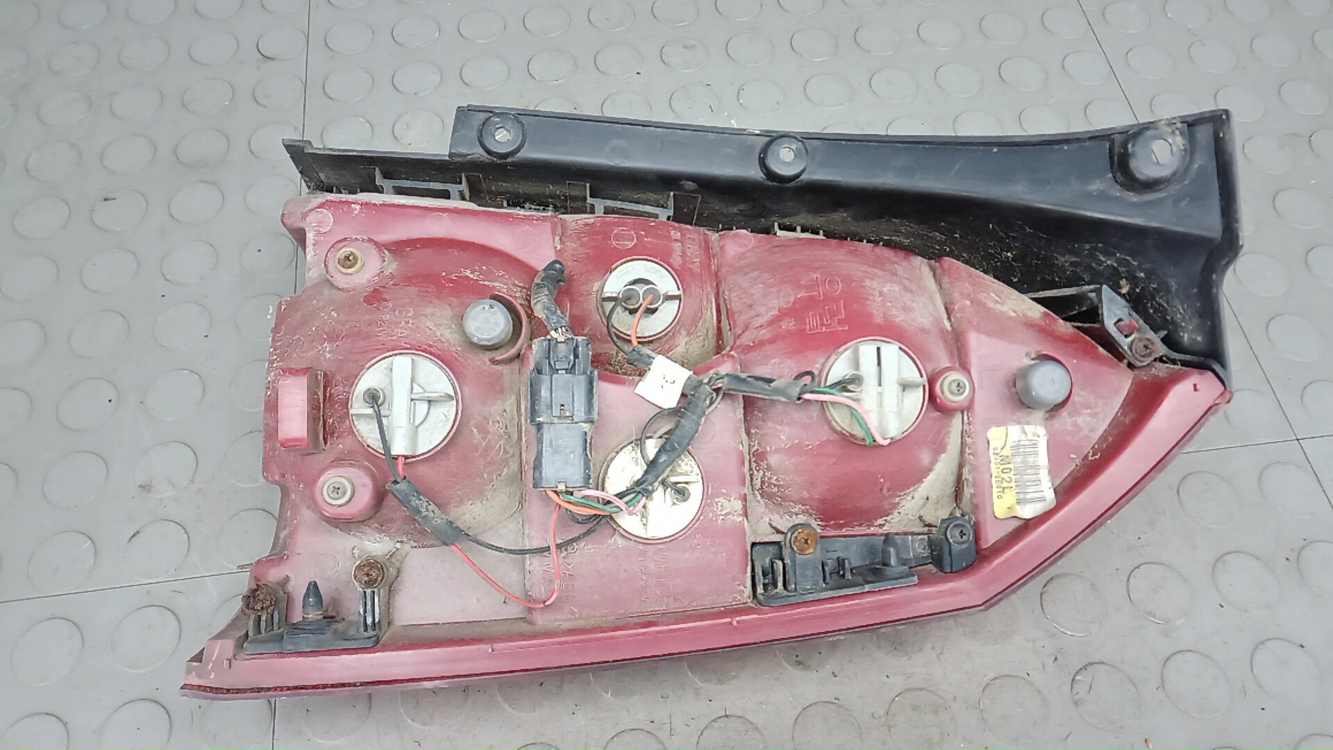 Фонарь задний левый