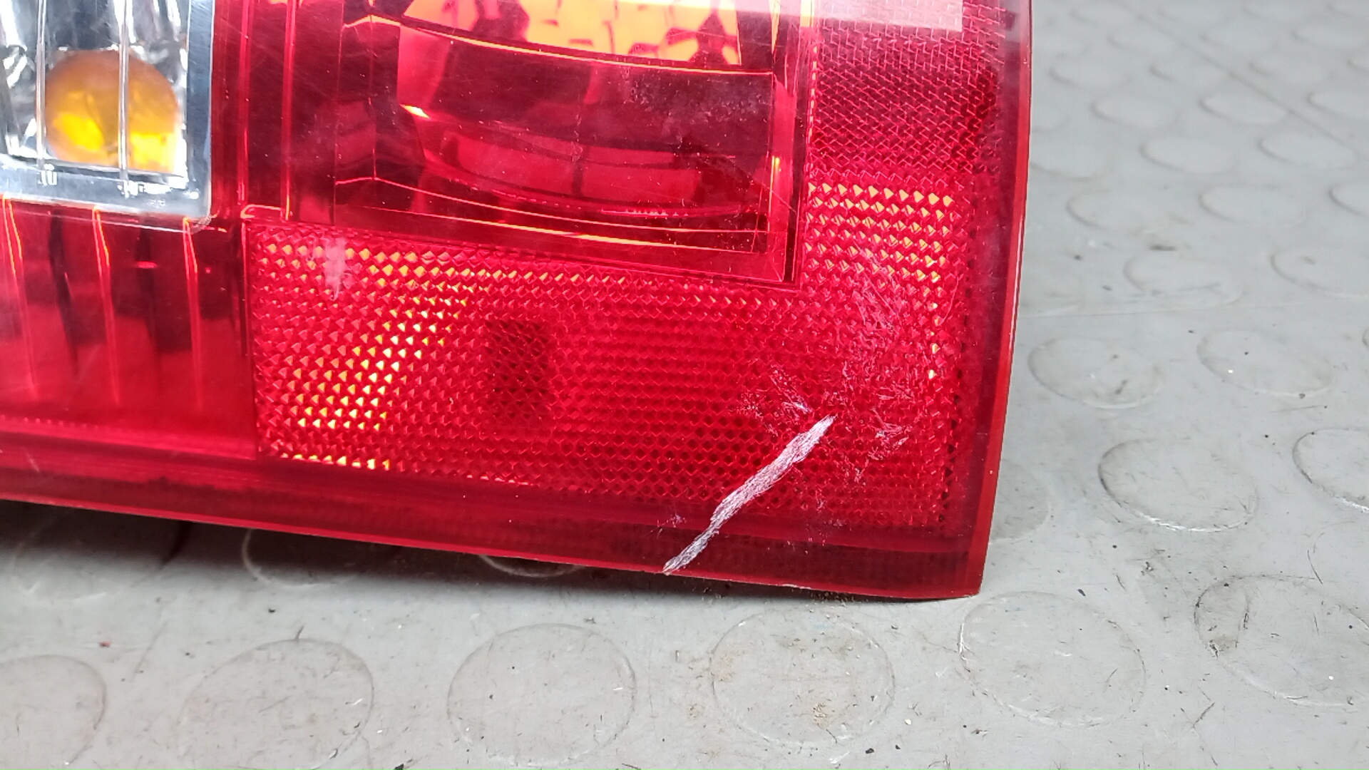 Фонарь задний левый