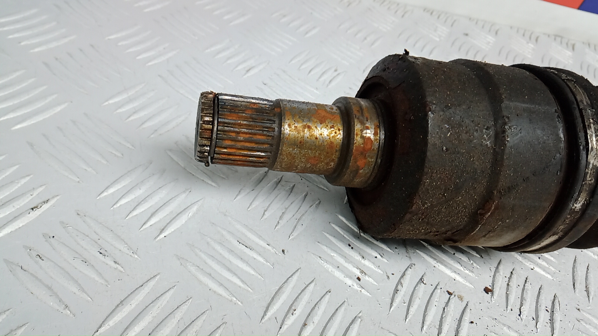 Полуось передняя правая