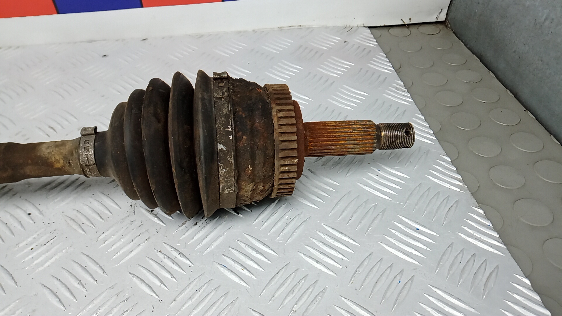 Полуось передняя правая