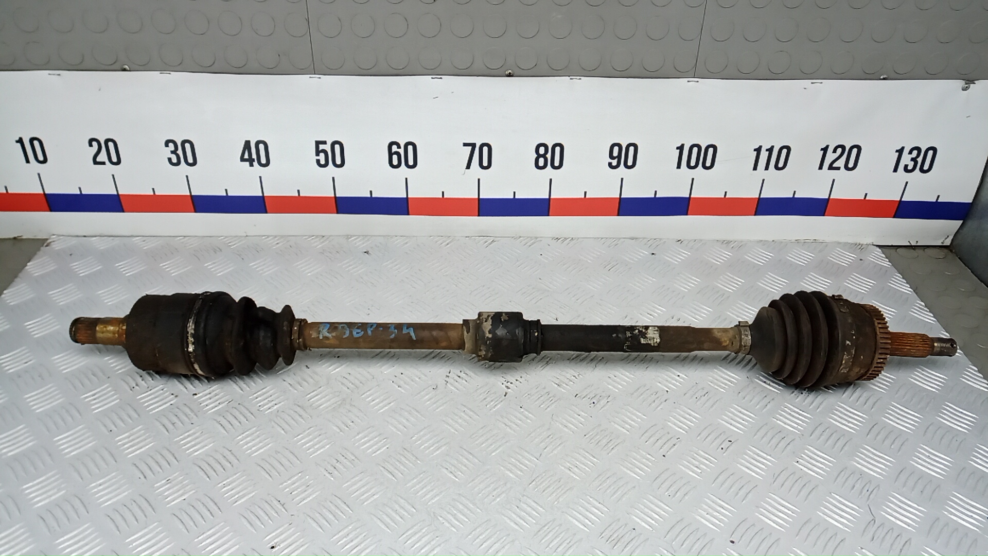 Полуось передняя правая