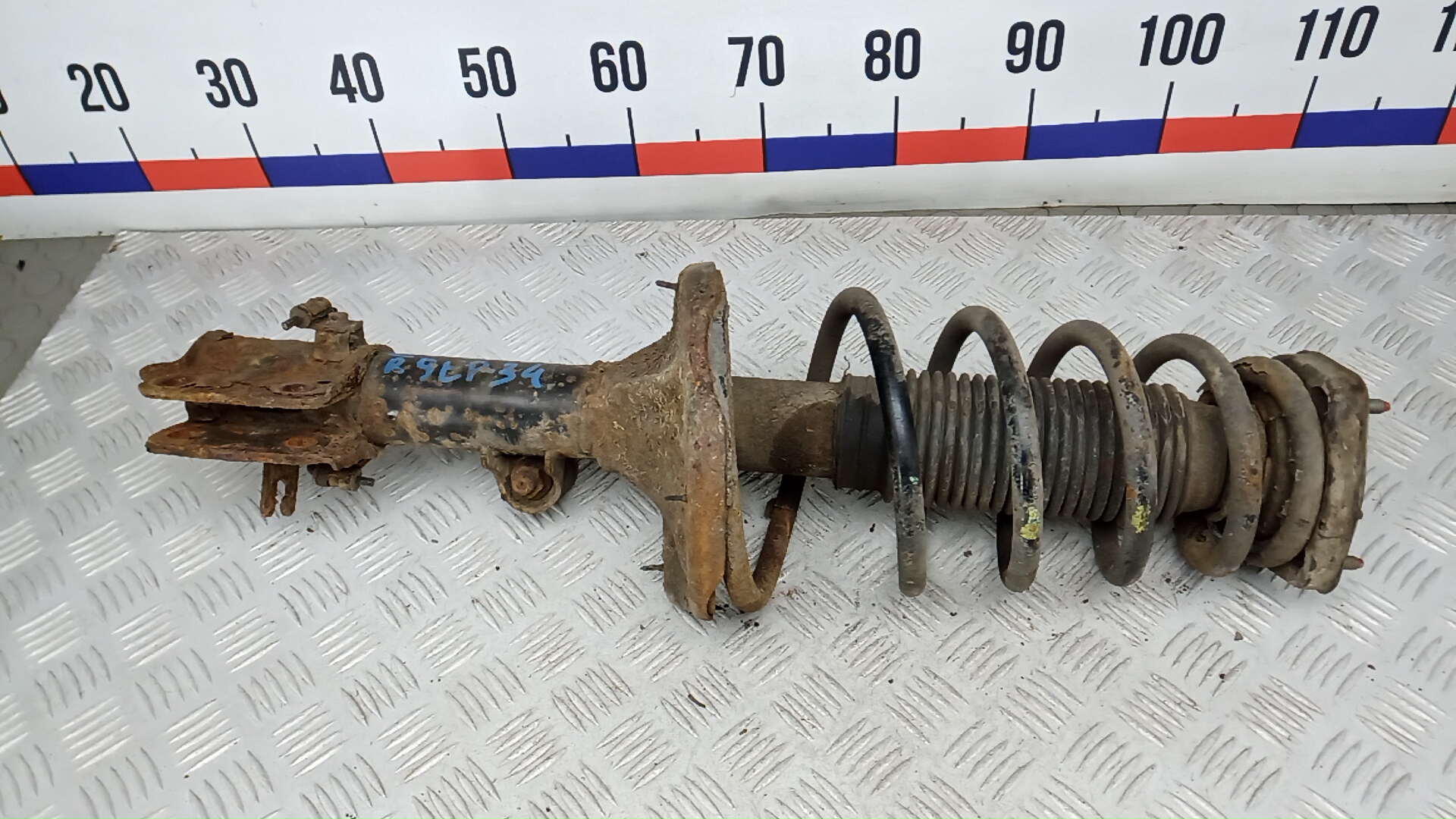 Амортизатор задний правый