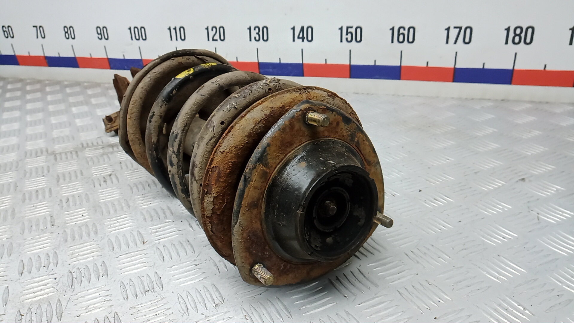 Амортизатор передний правый