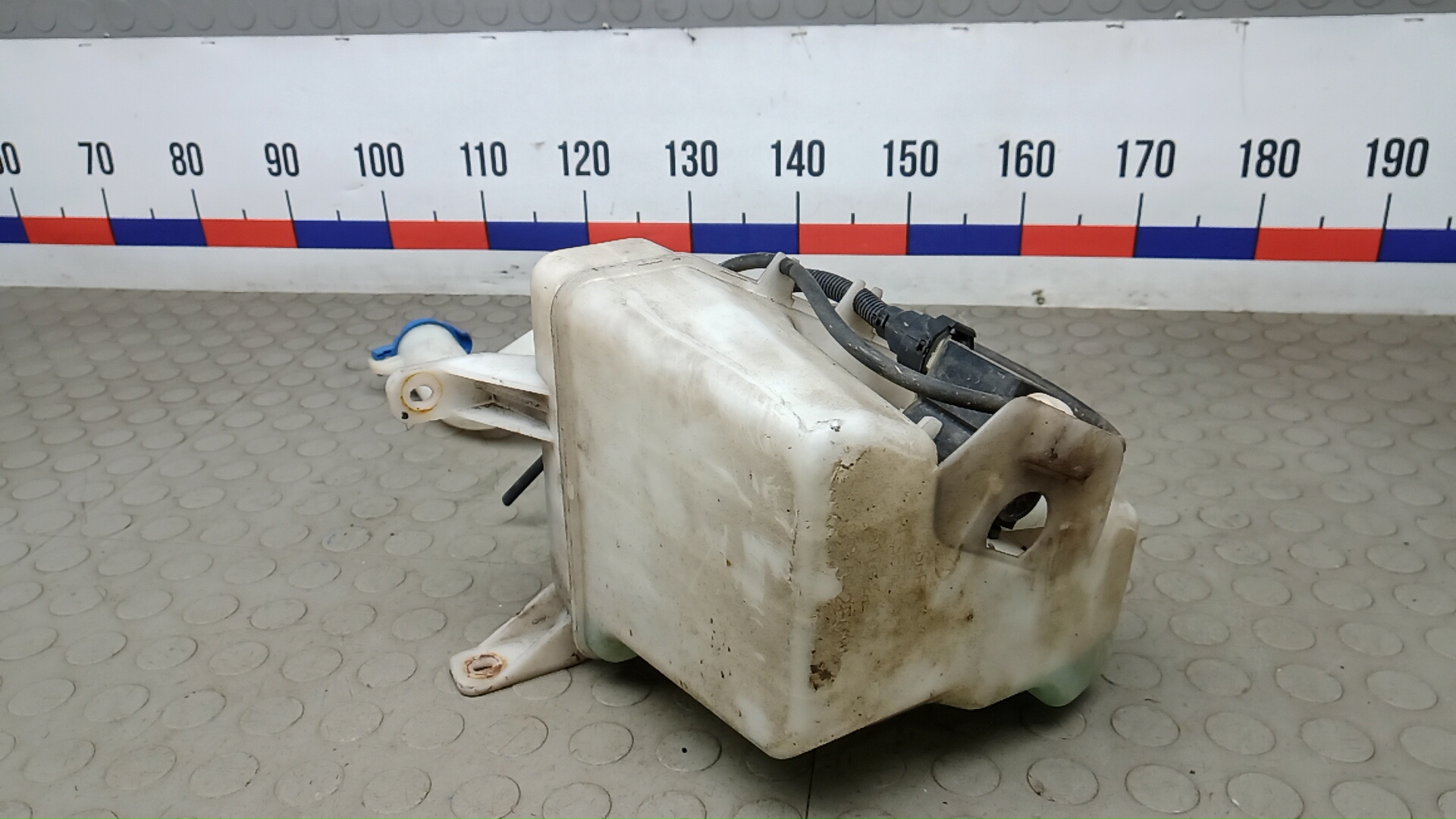 Бачок омывателя лобового стекла