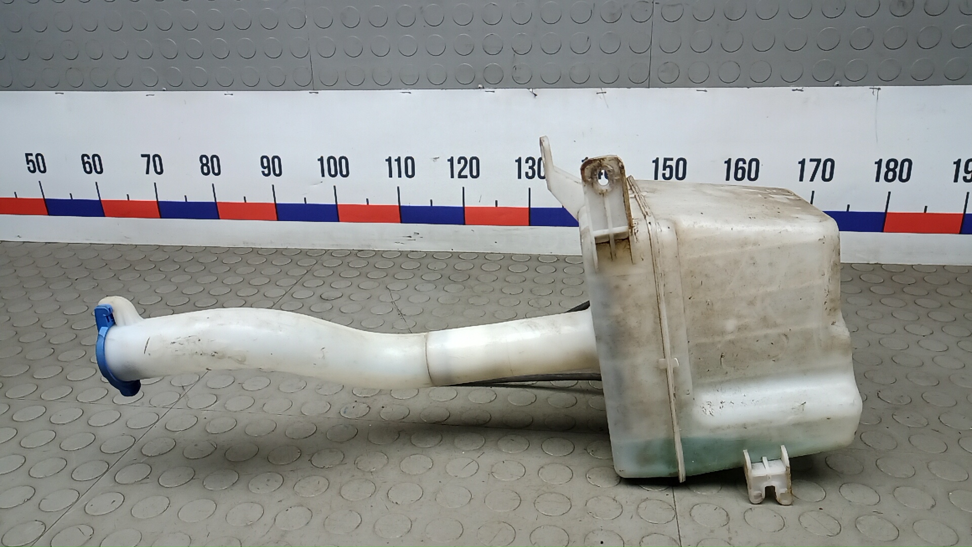 Бачок омывателя лобового стекла