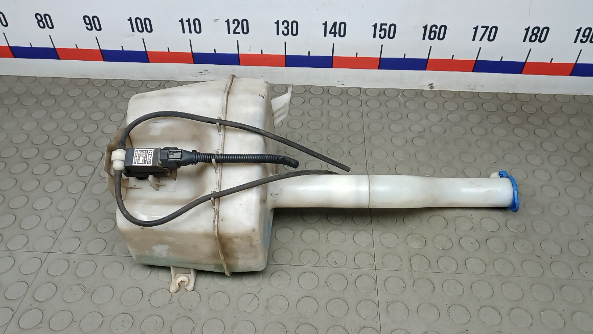 Бачок омывателя лобового стекла