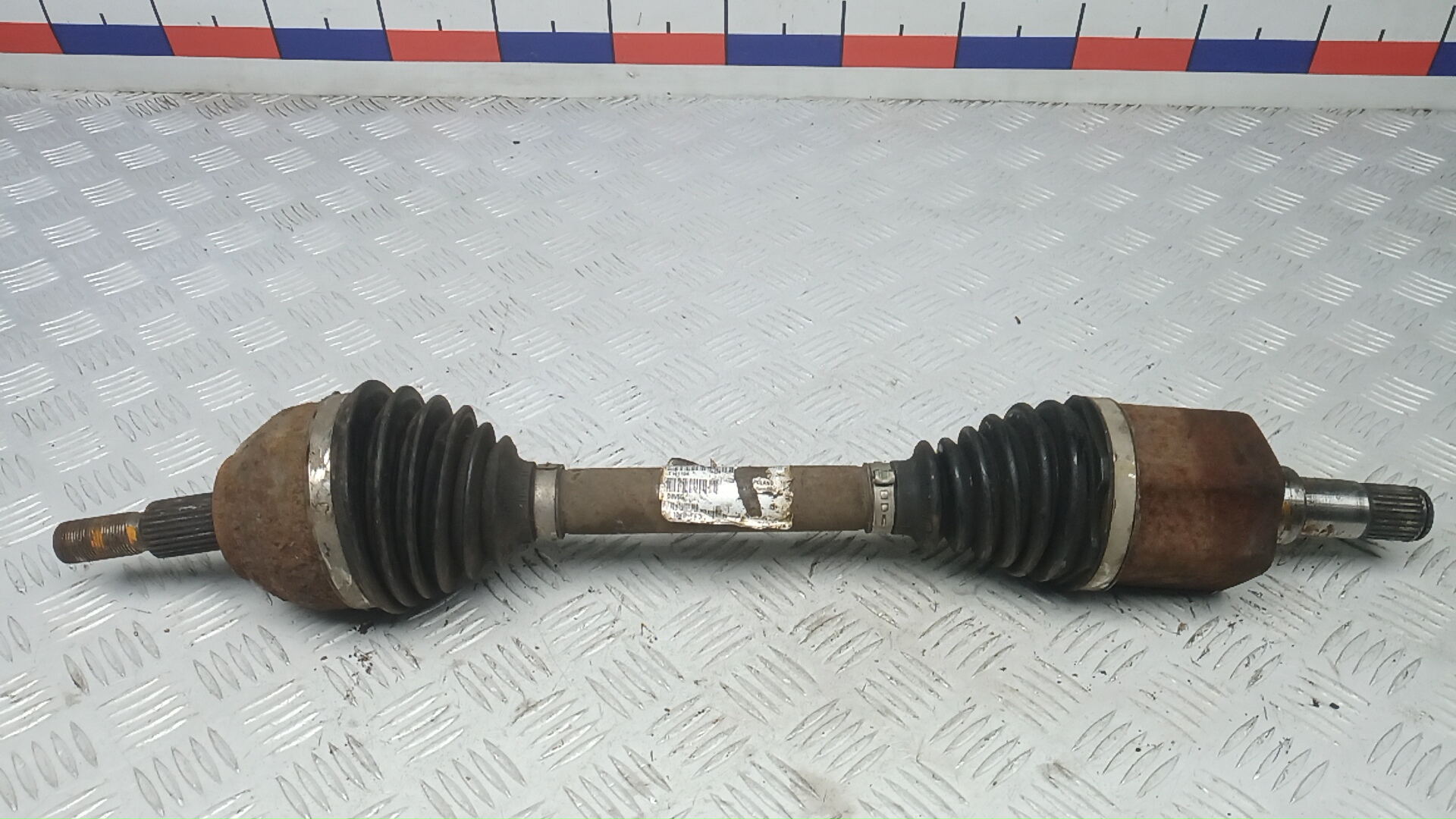 Полуось передняя левая