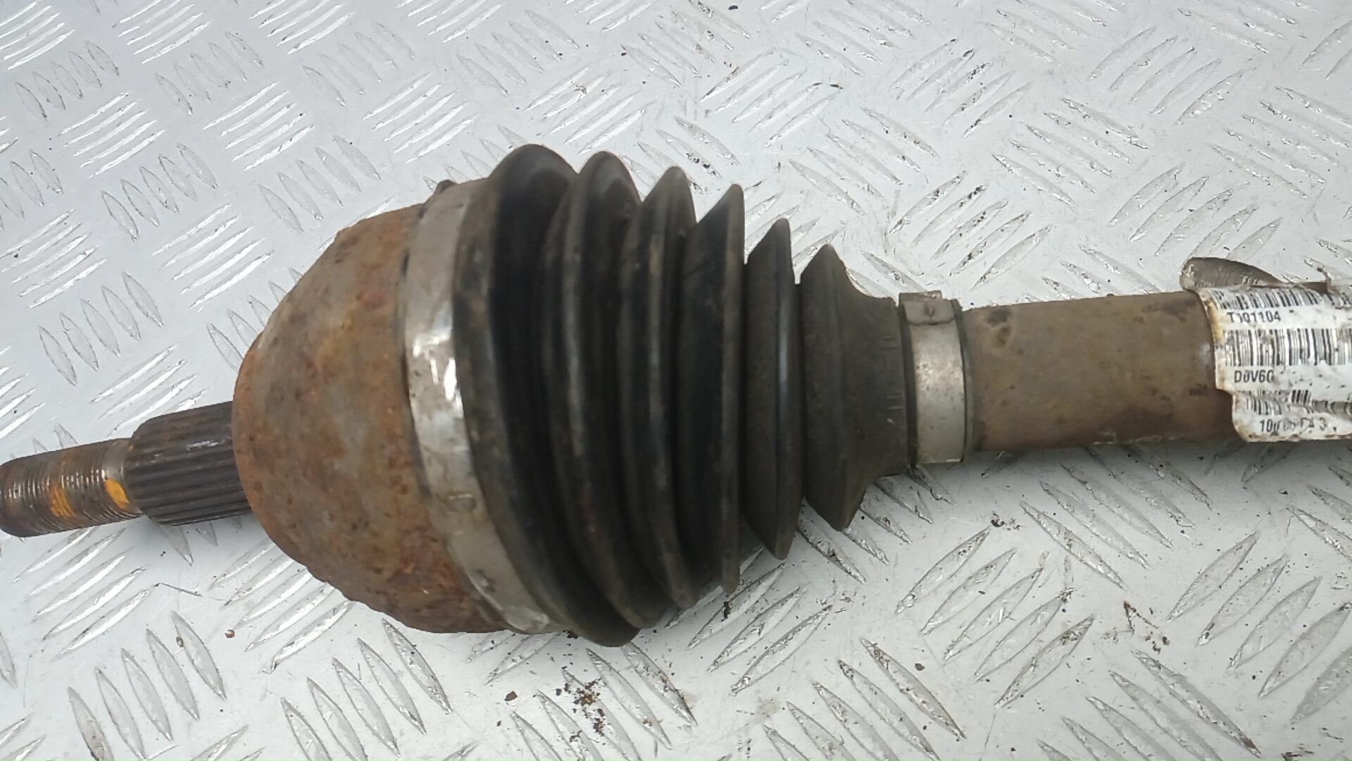 Полуось передняя левая