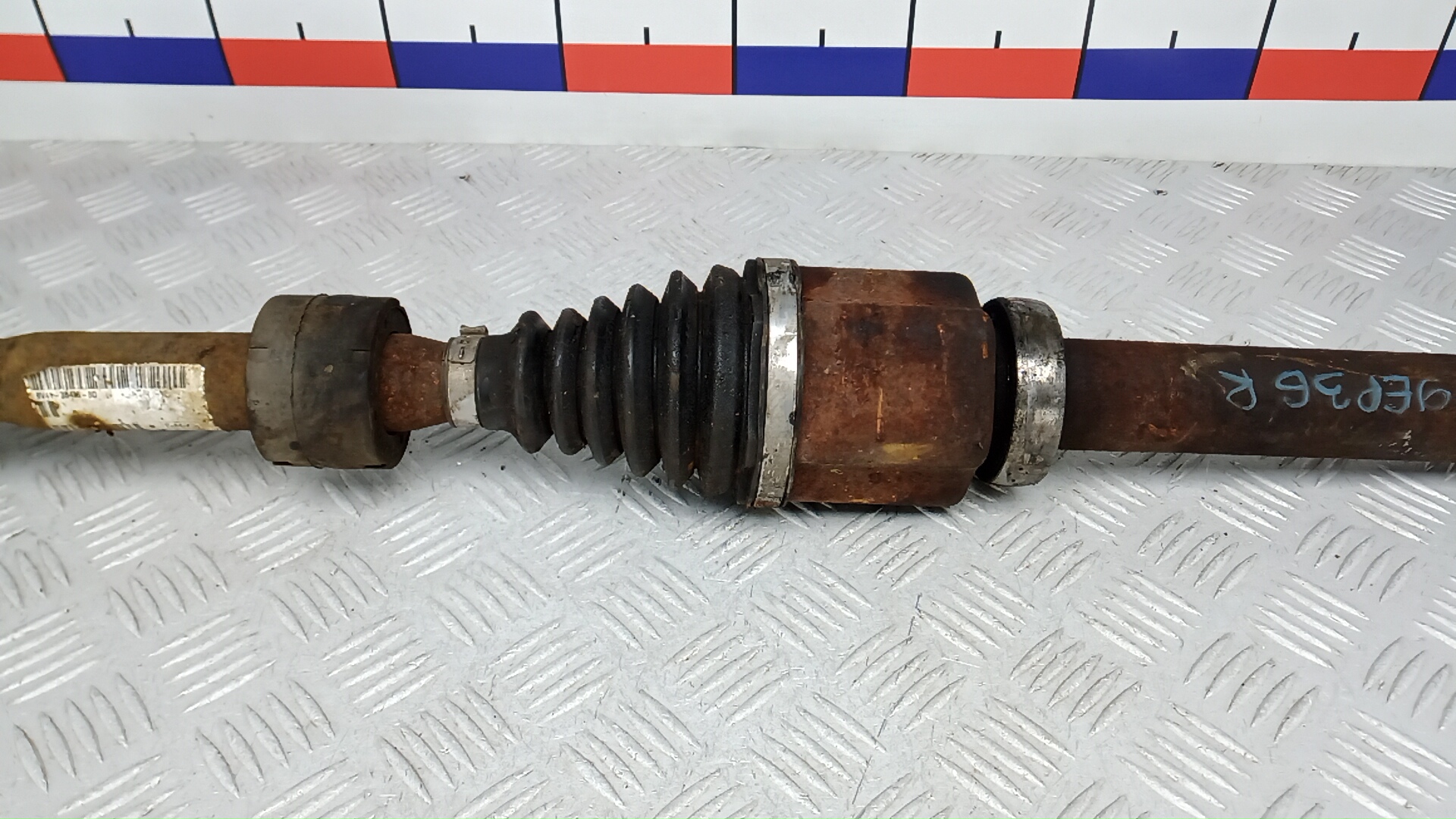 Полуось передняя правая