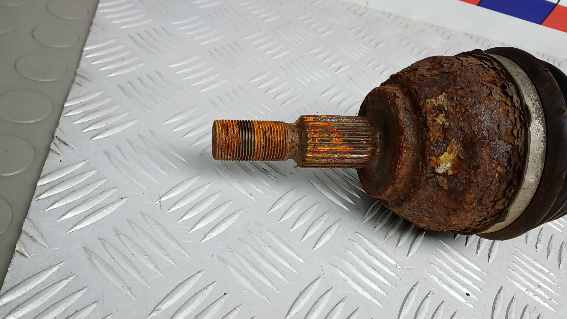 Полуось передняя правая