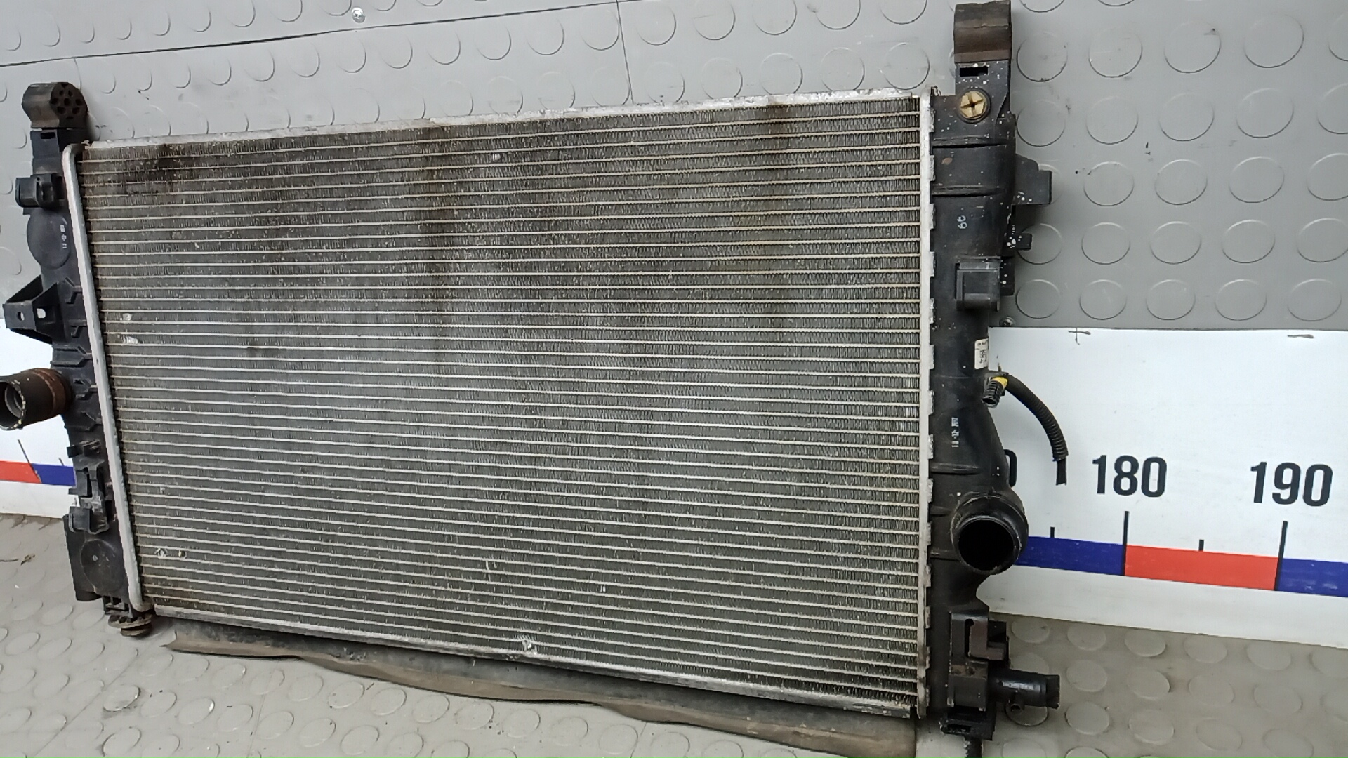 Радиатор охлаждения двигателя основной
