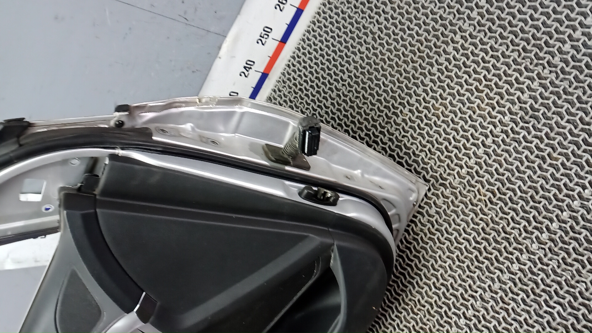 Дверь передняя левая