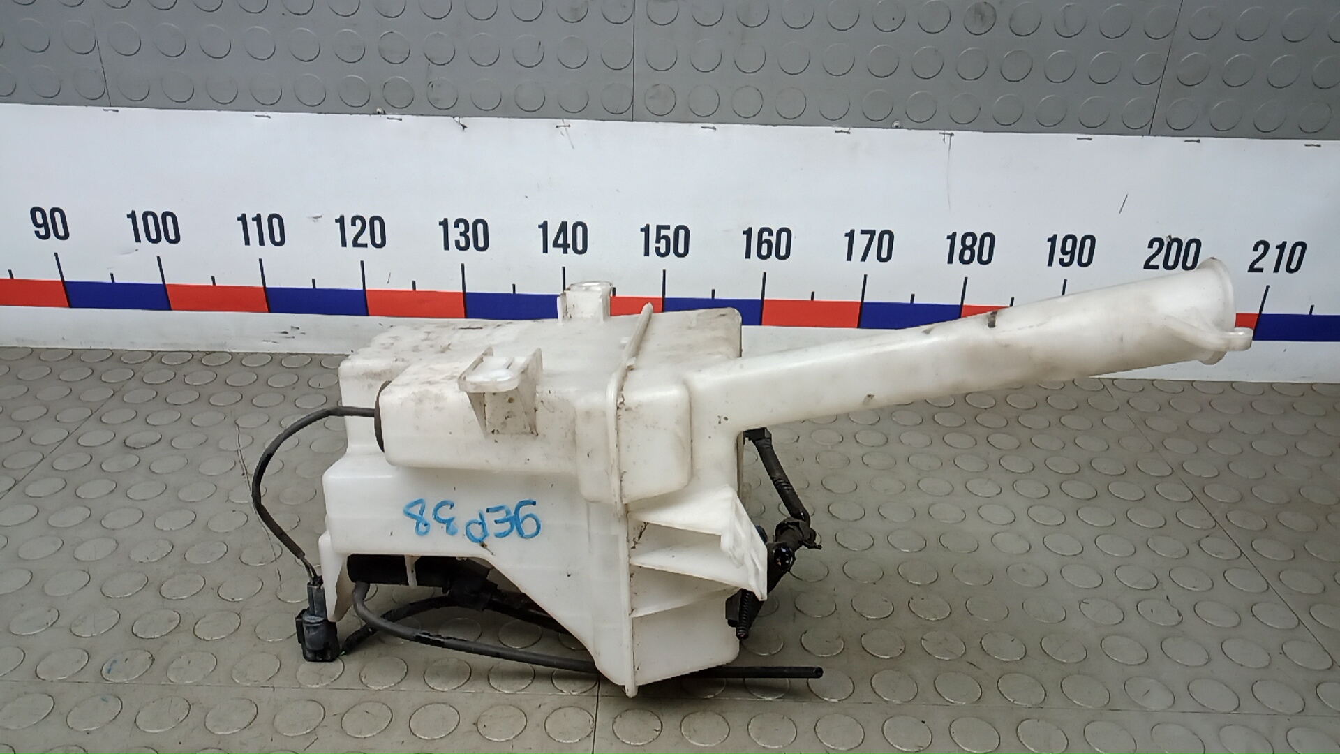 Бачок омывателя лобового стекла