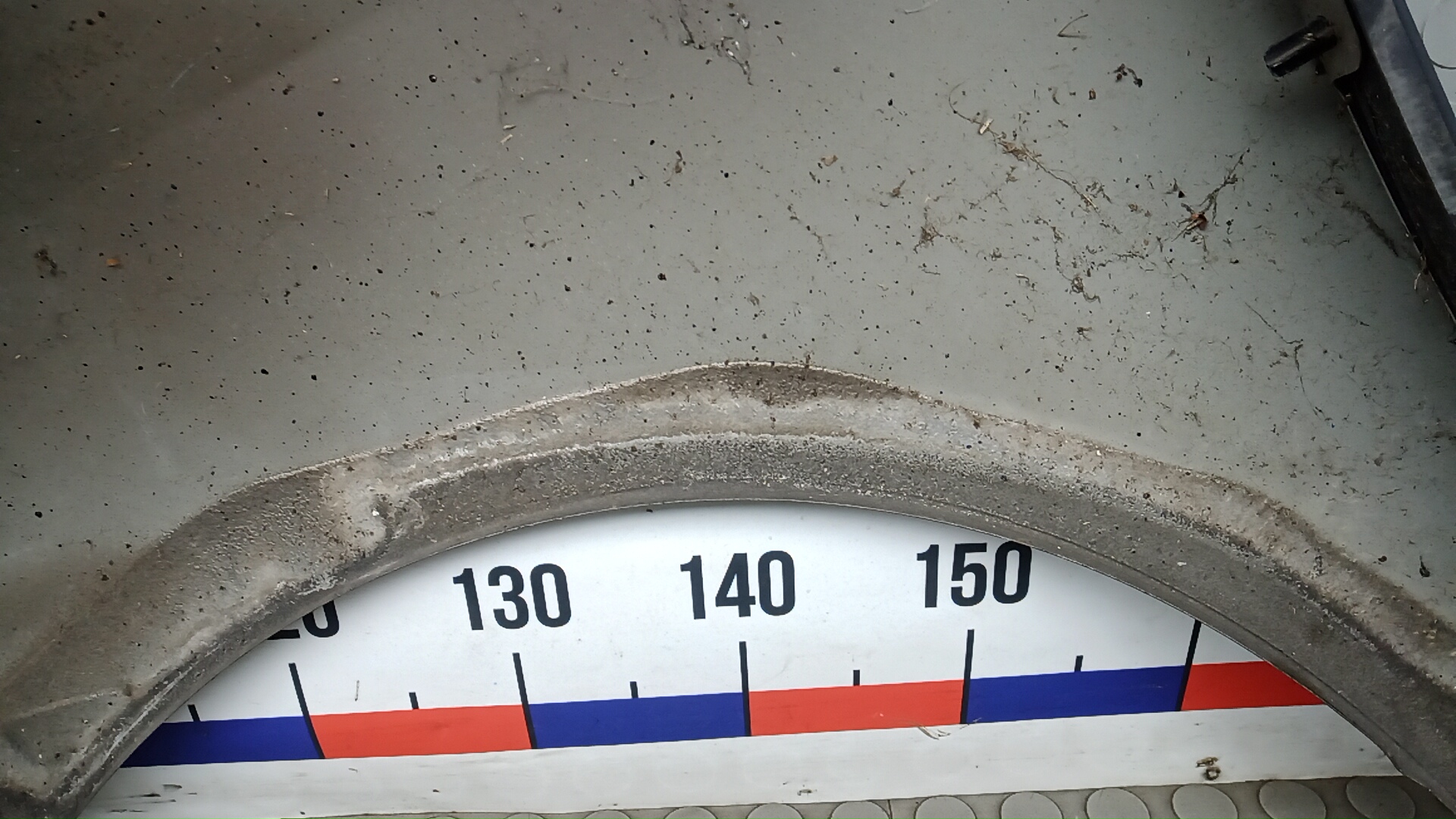 Крыло переднее правое