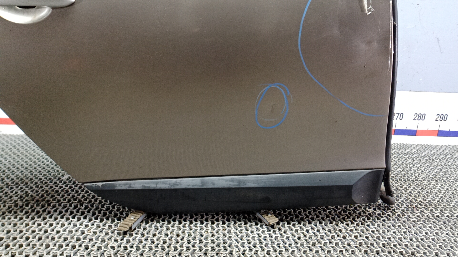 Дверь задняя правая