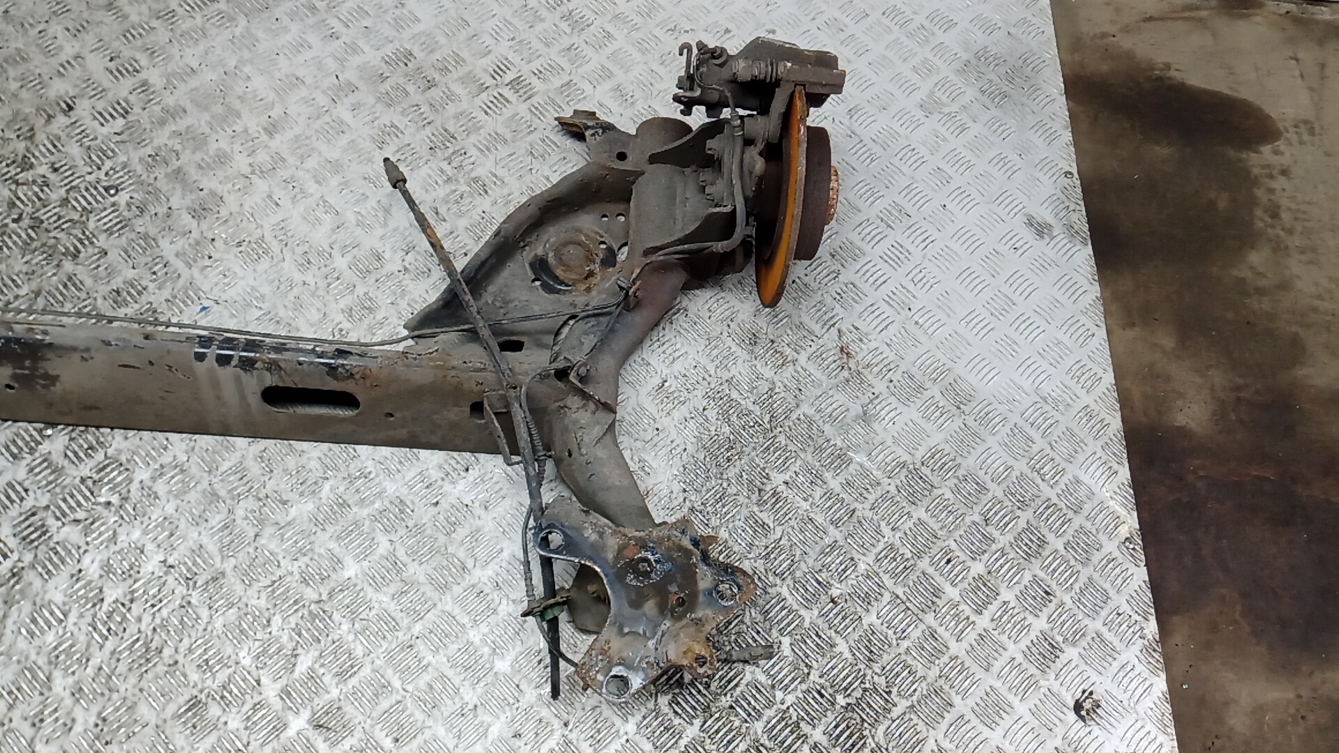 Балка задняя