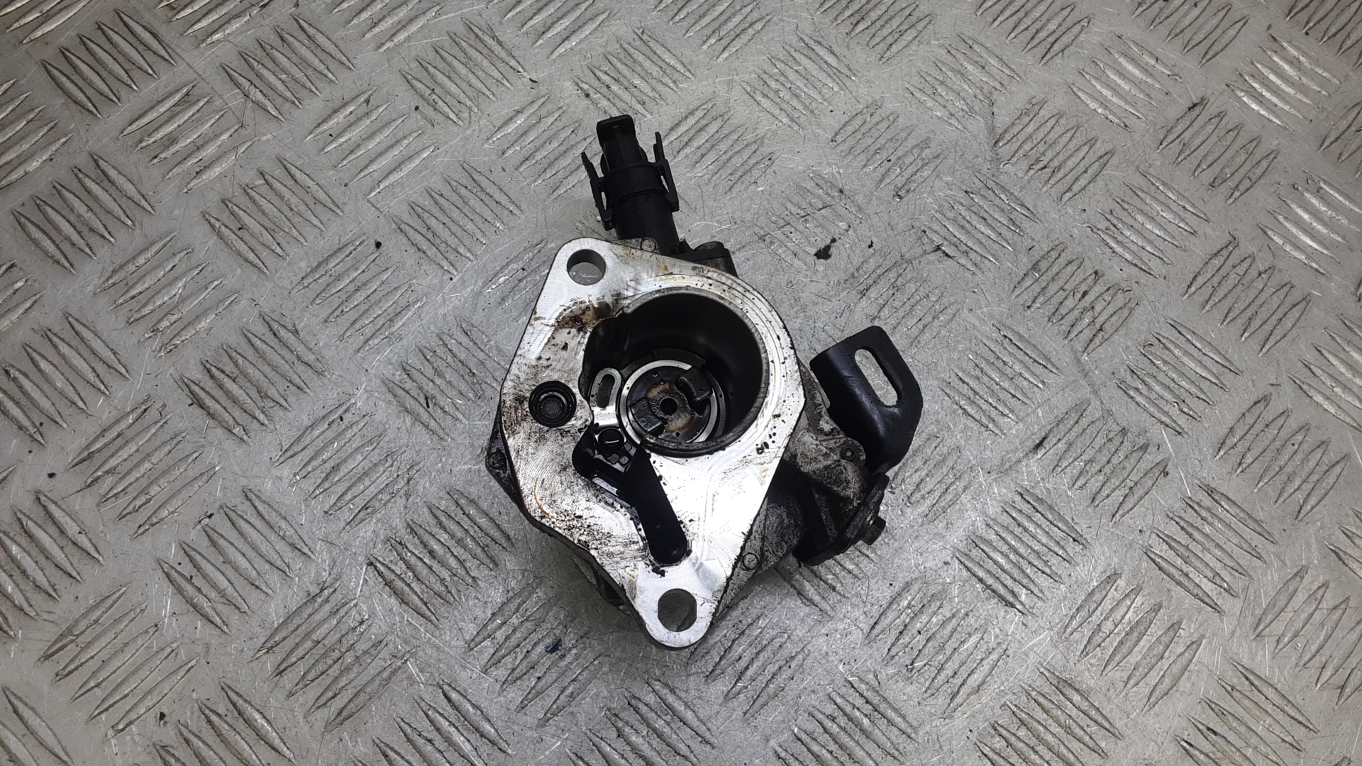 Насос вакуумный