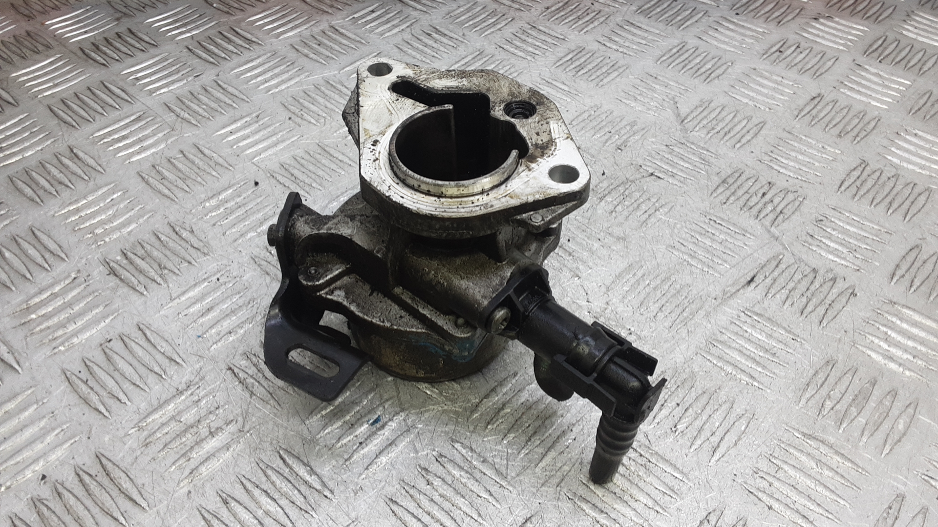 Насос вакуумный