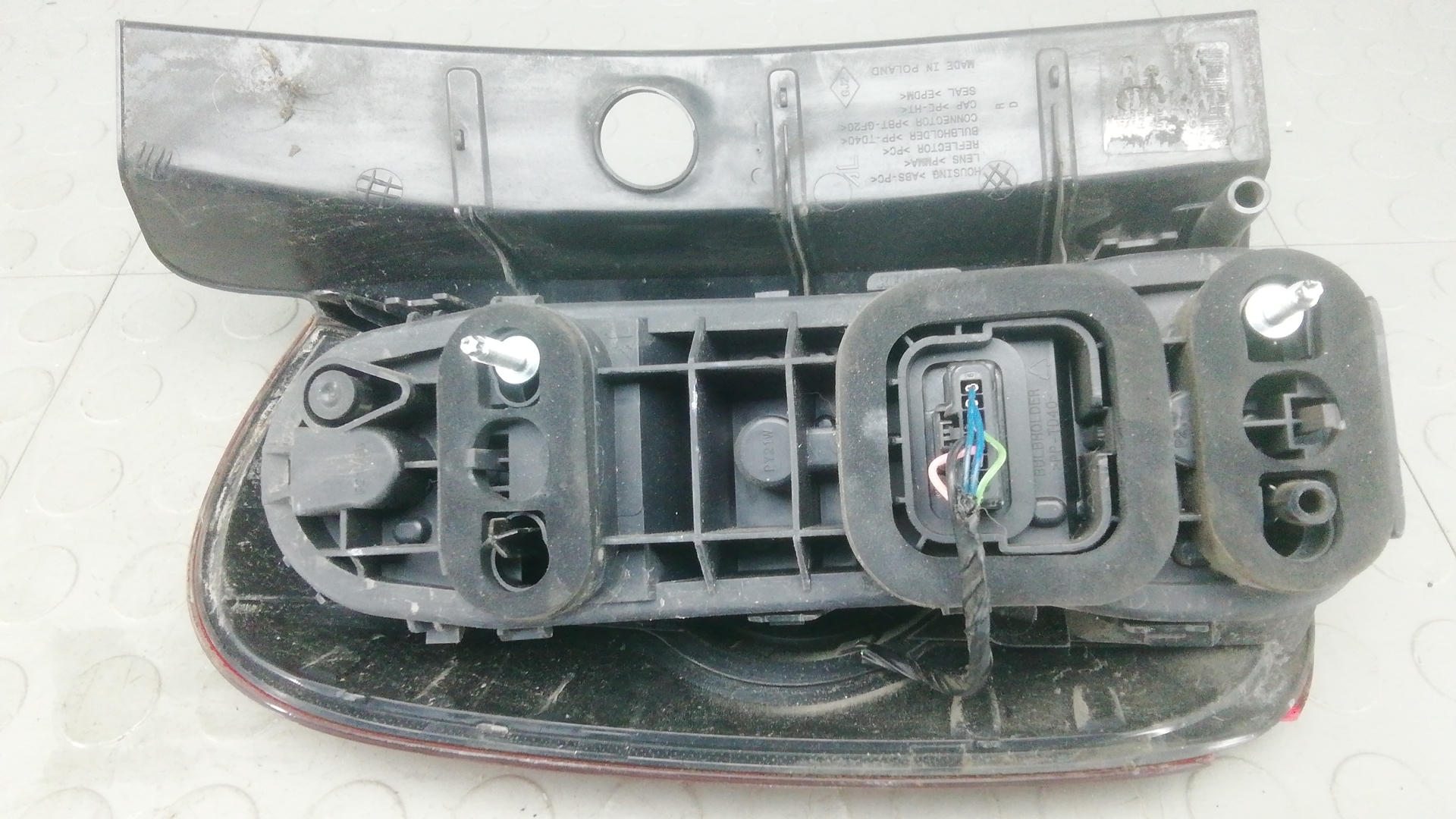 Фонарь задний правый