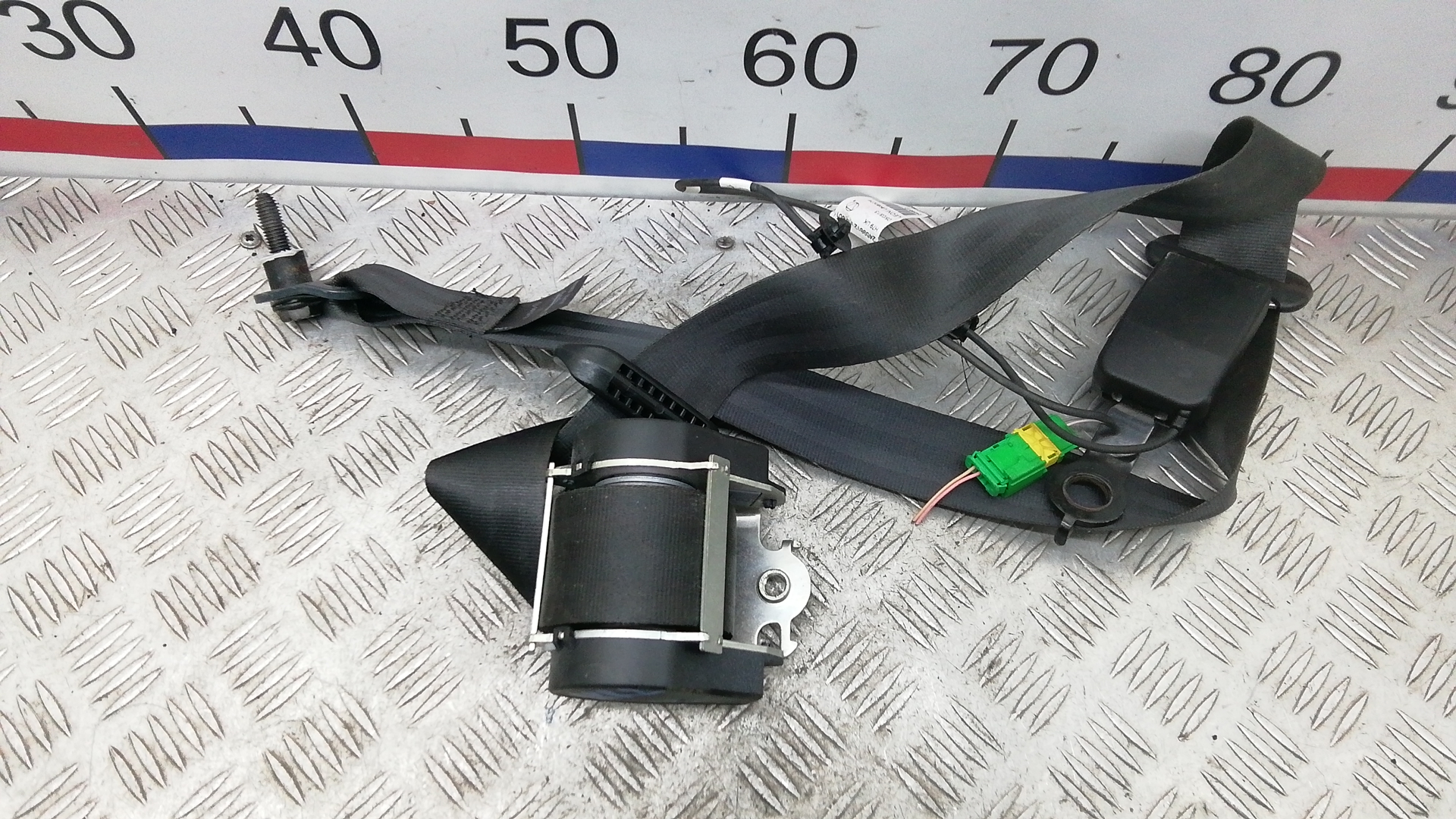 Ремень безопасности с пиропатроном