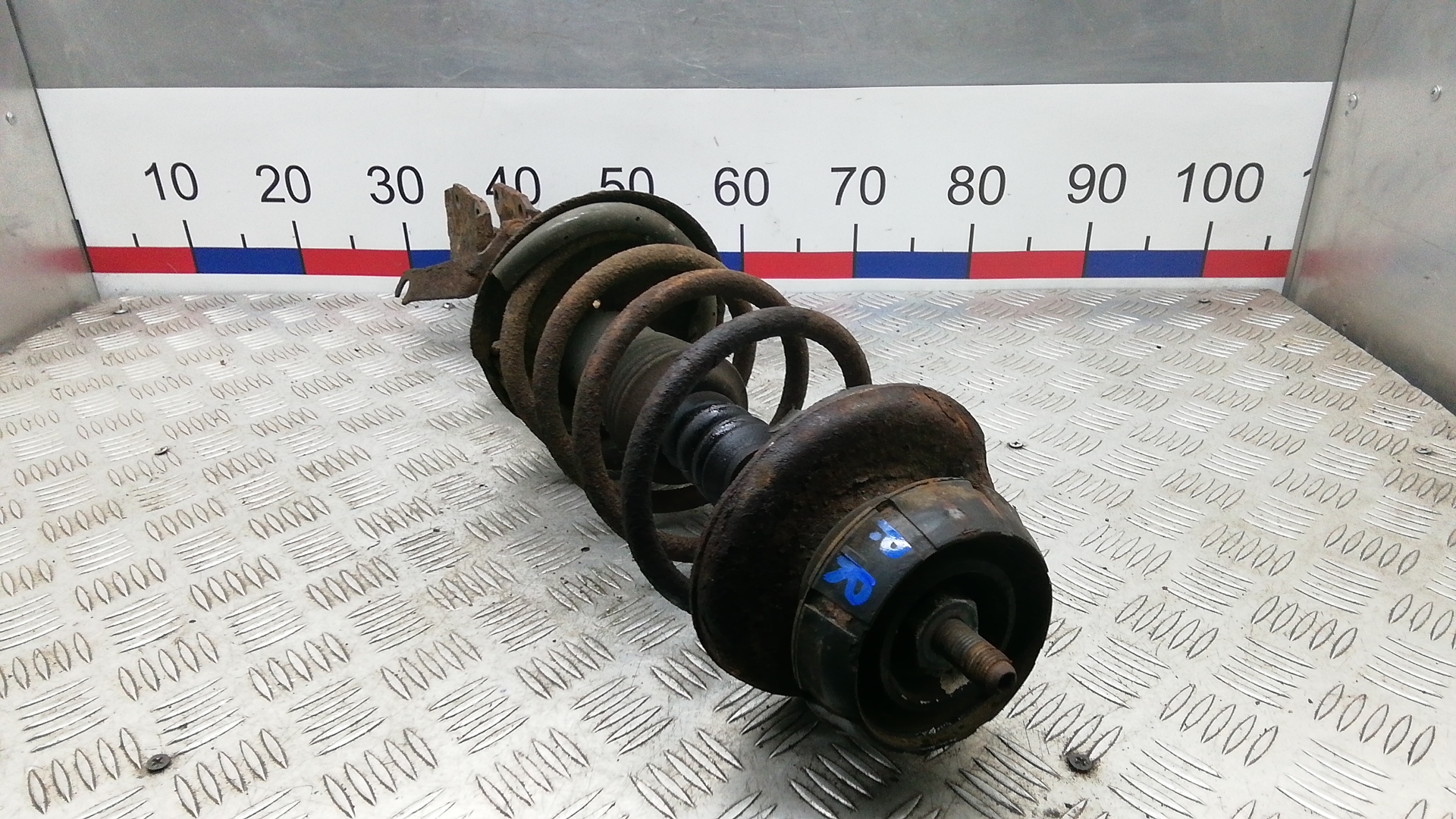 Амортизатор передний правый