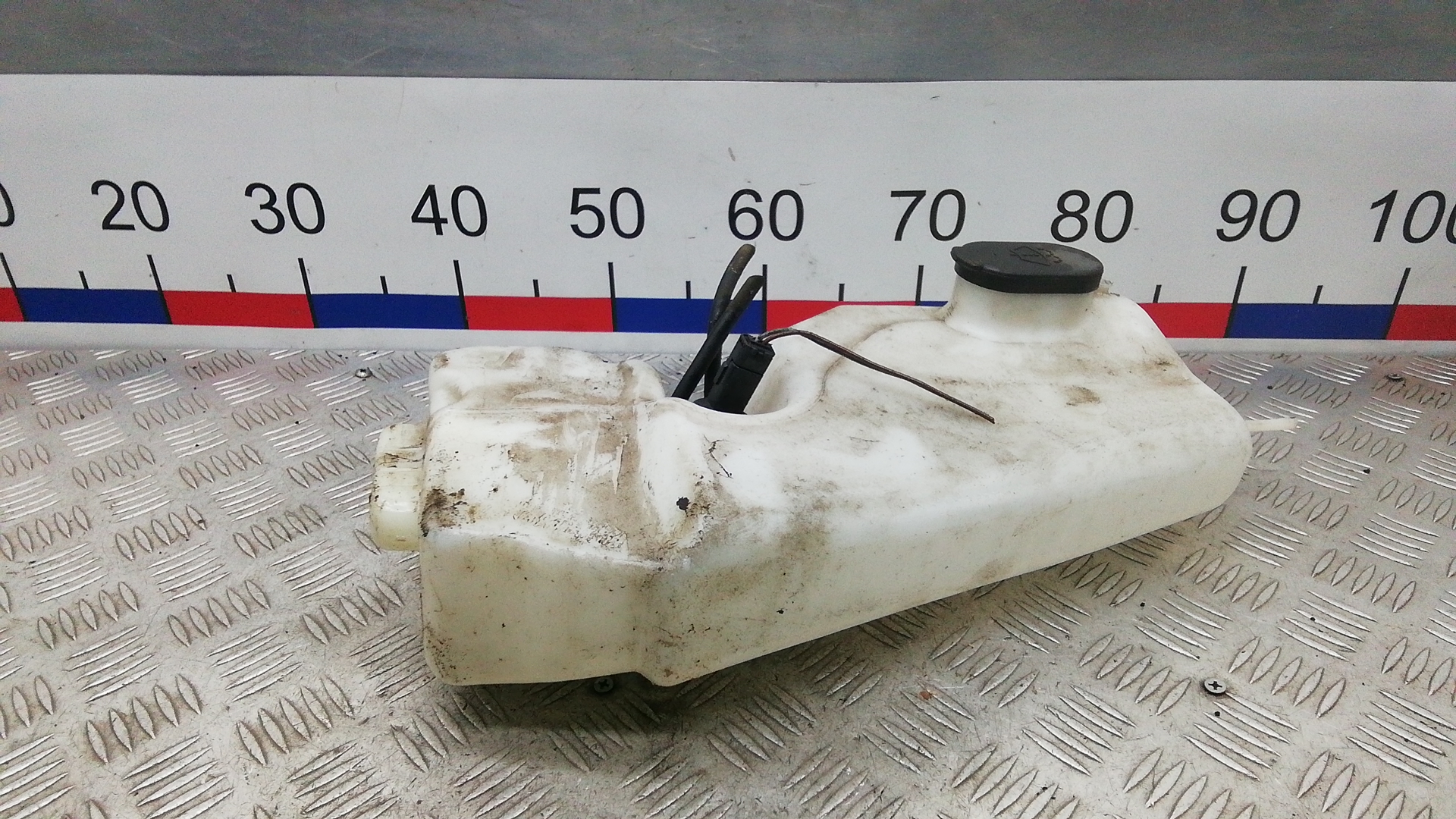 Бачок омывателя лобового стекла